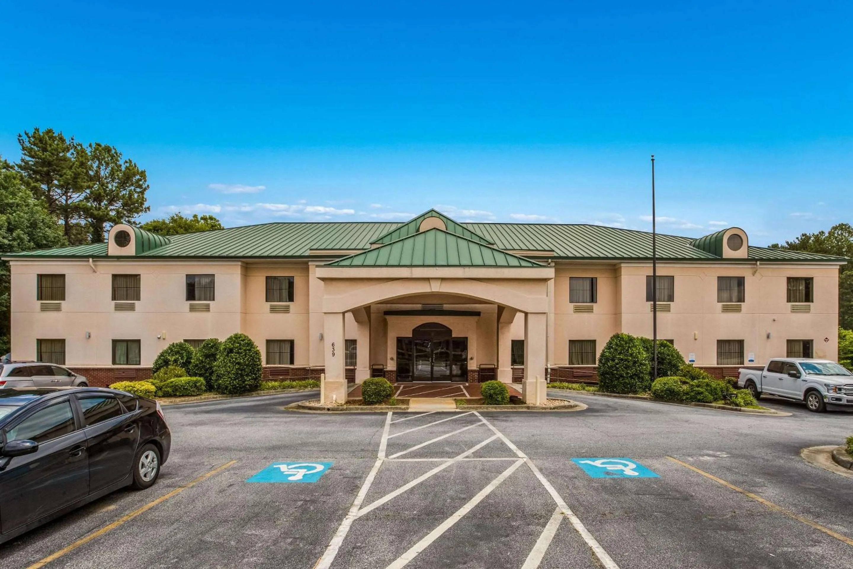 Property building in Econo Lodge Inn & Suites Marietta near Dobbins ARB