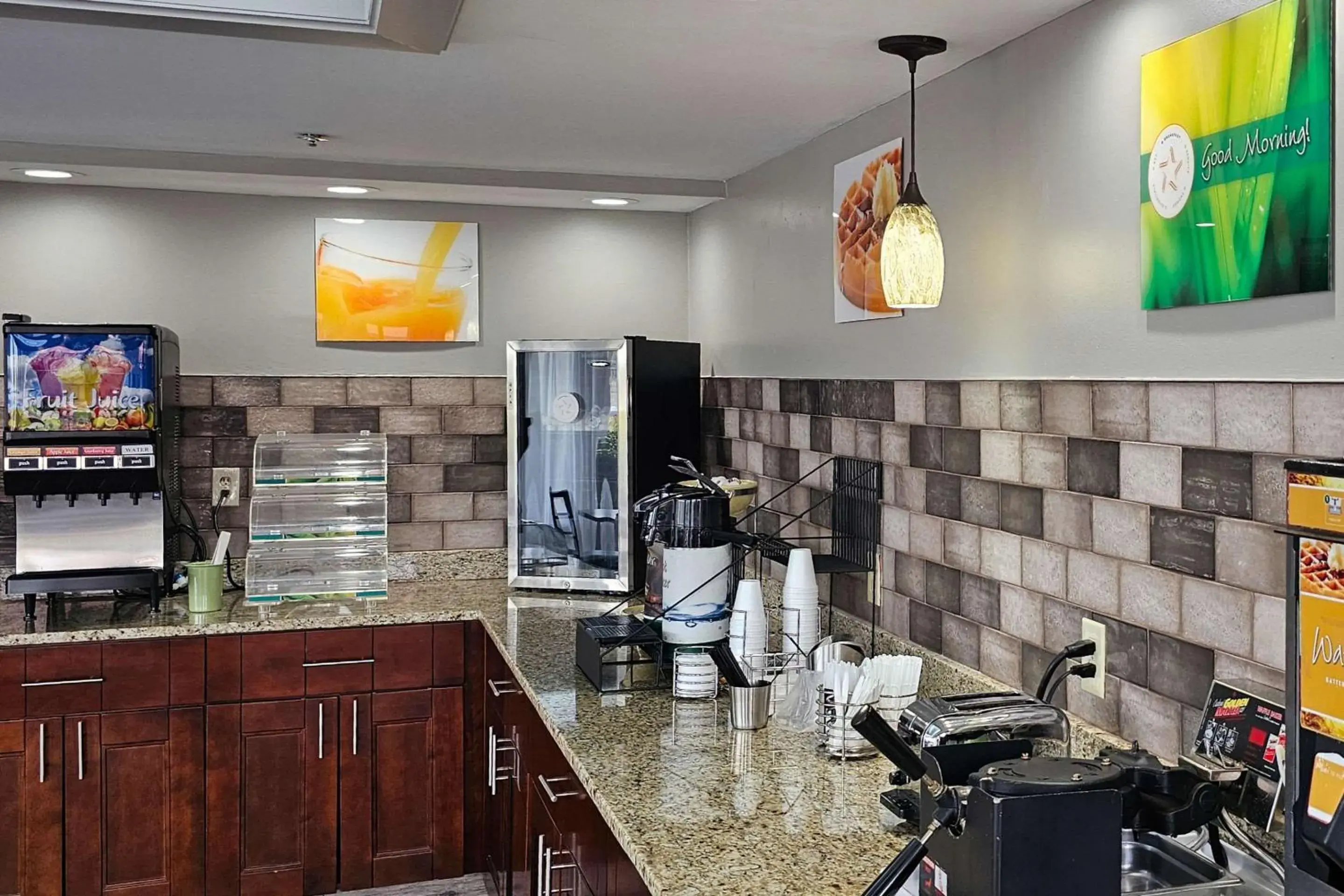 Breakfast in Quality Inn near Six Flags Douglasville Breakfast in Quality Inn near Six Flags Douglasville