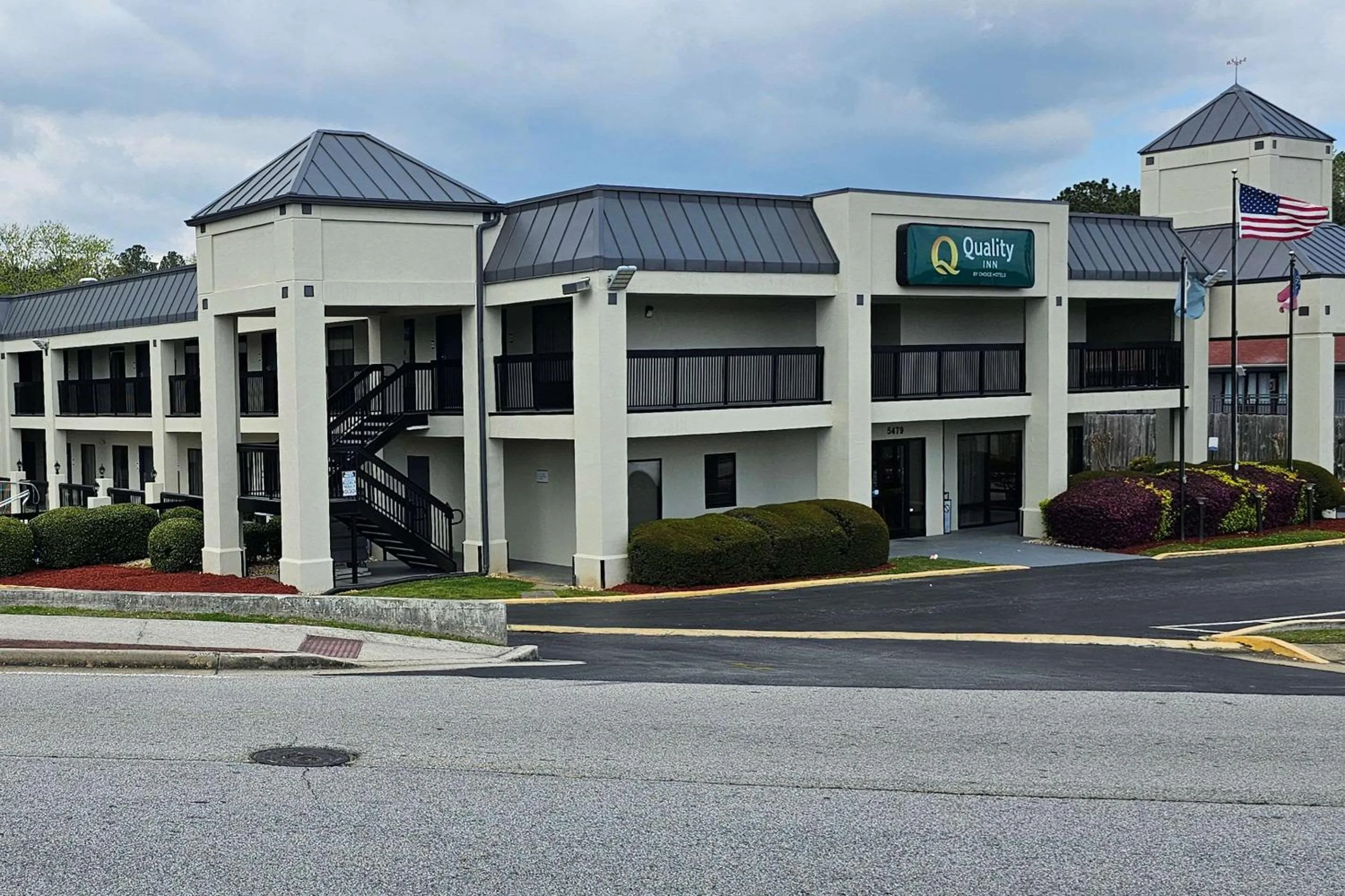 Property building in Quality Inn near Six Flags Douglasville