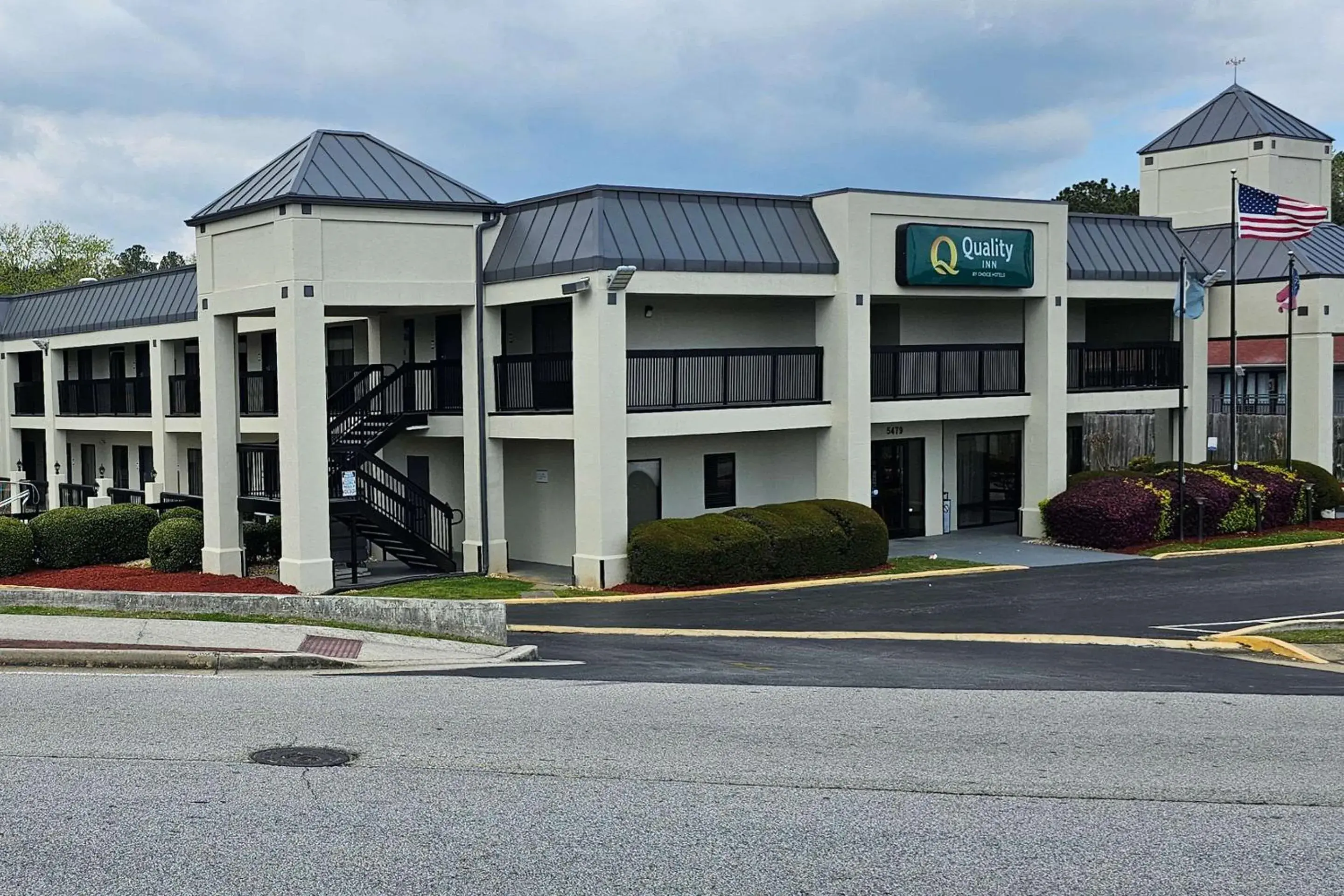 Property building in Quality Inn near Six Flags Douglasville Property building in Quality Inn near Six Flags Douglasville