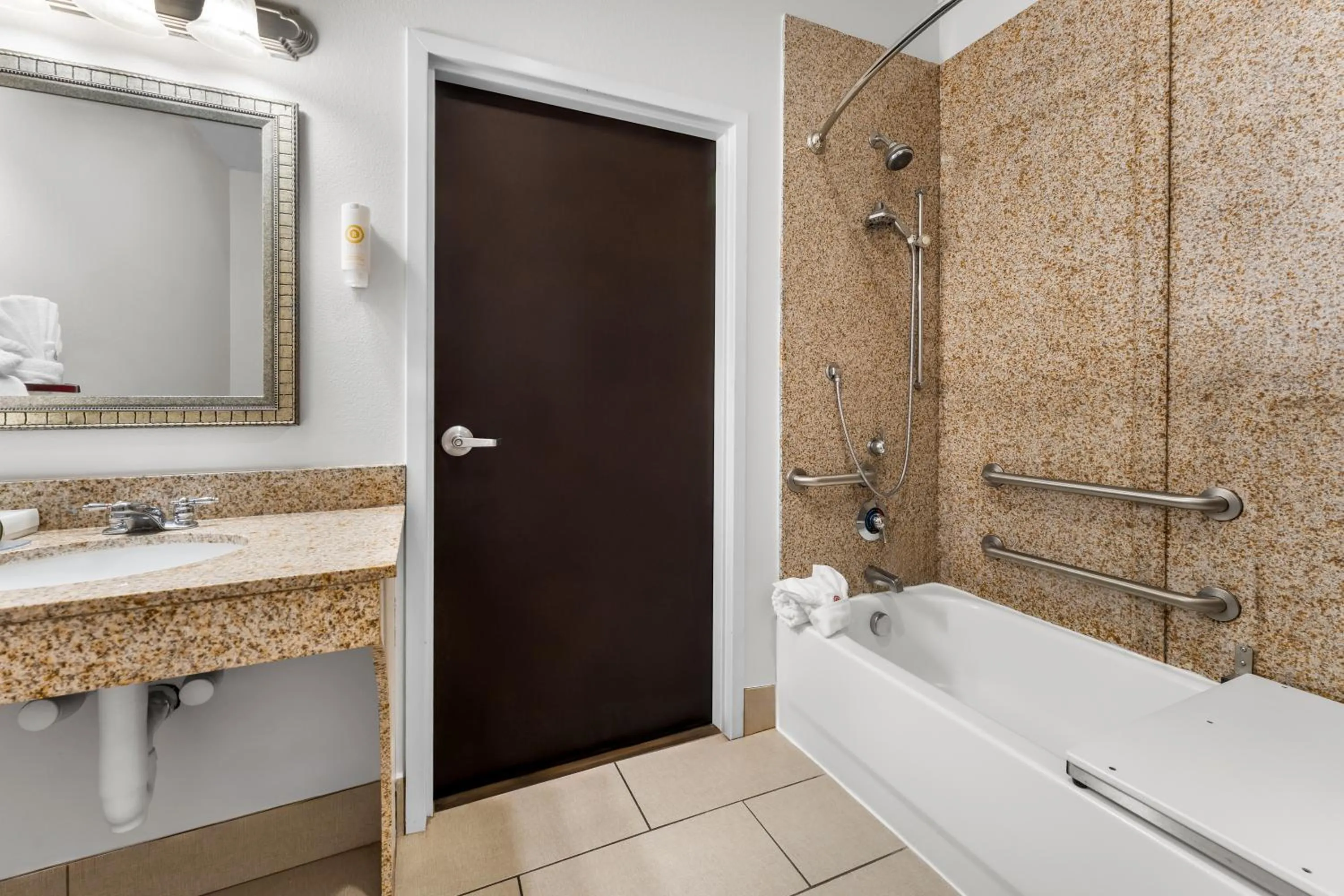 Bathroom in Comfort Inn & Suites Augusta West Near Fort Gordon