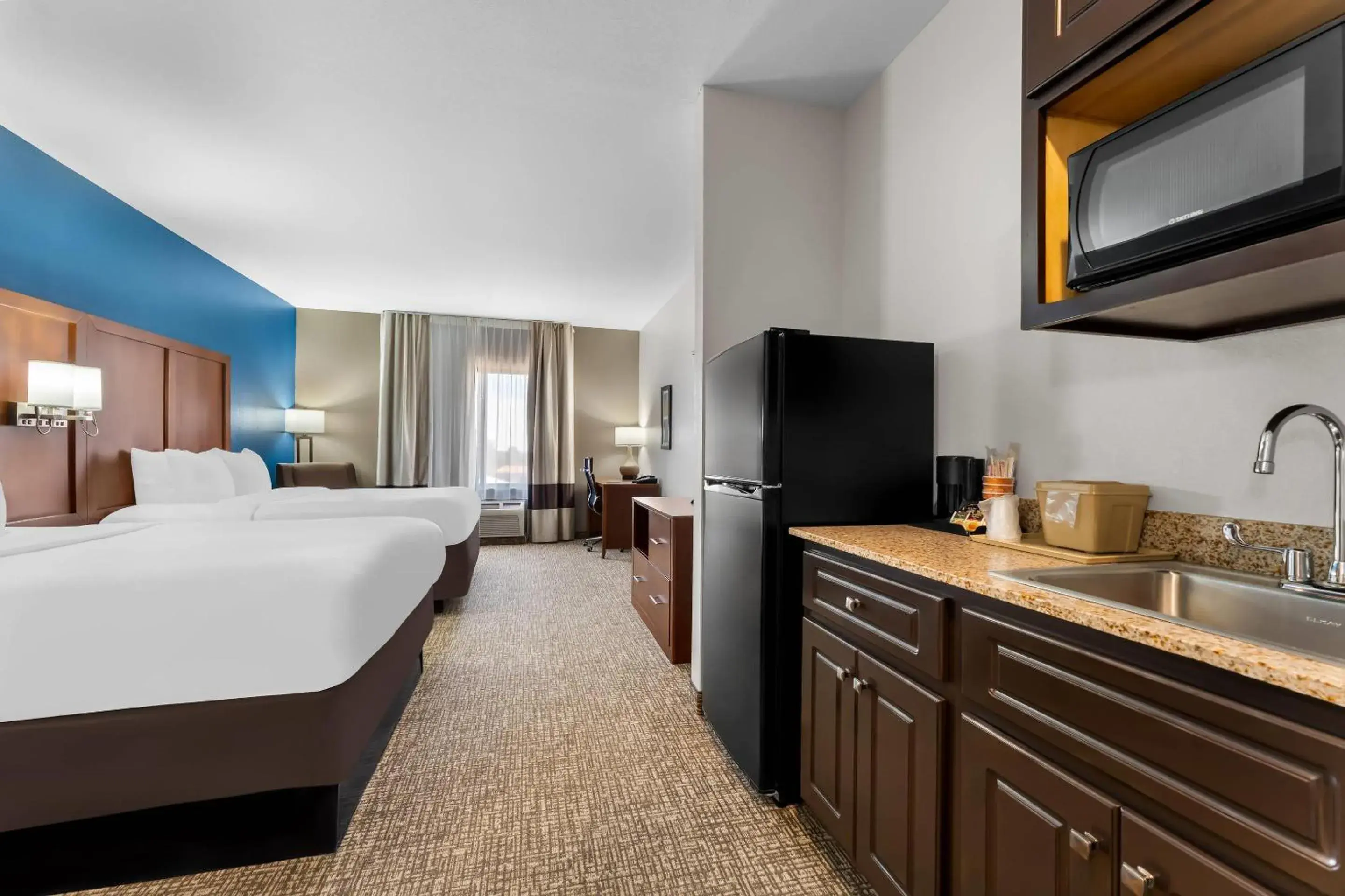 Bedroom, Bed in Comfort Inn & Suites Augusta West Near Fort Gordon Bedroom, Bed in Comfort Inn & Suites Augusta West Near Fort Gordon