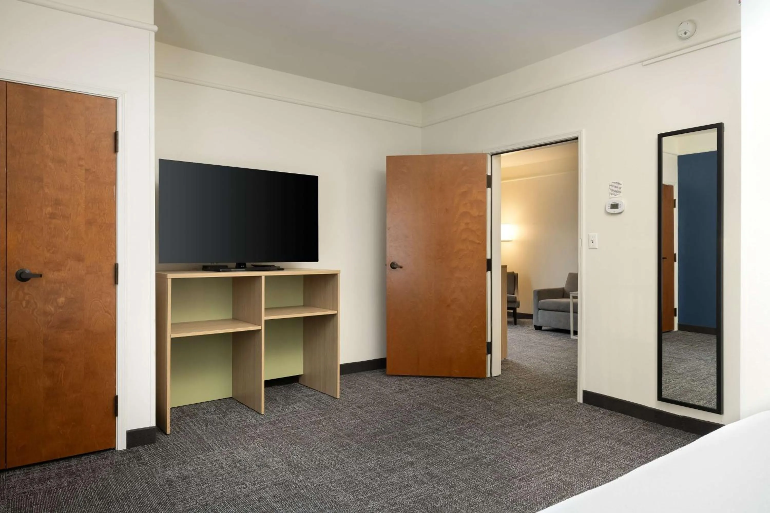 Photo of the whole room in Spark by Hilton Savannah Airport