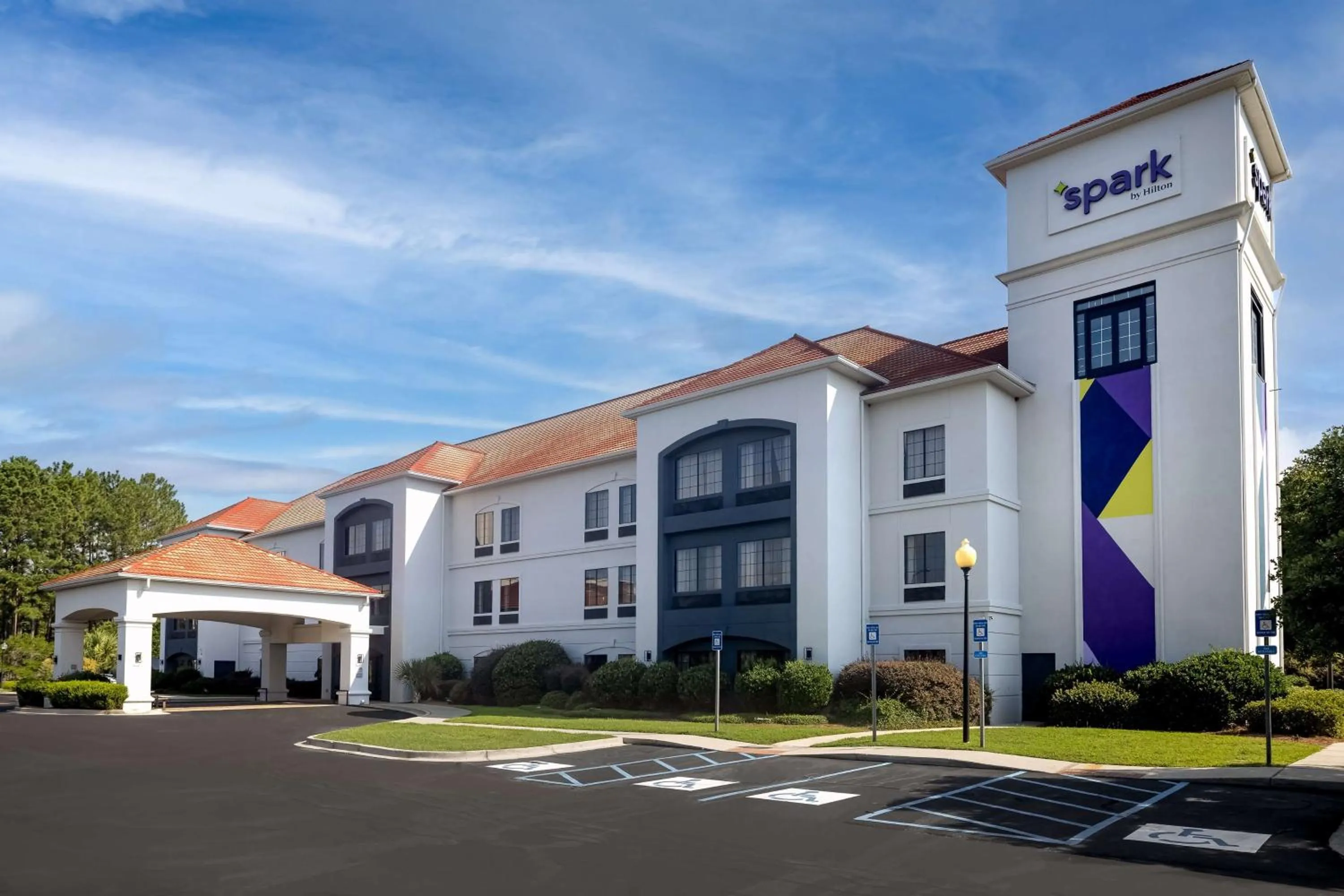 Property building in Spark by Hilton Savannah Airport