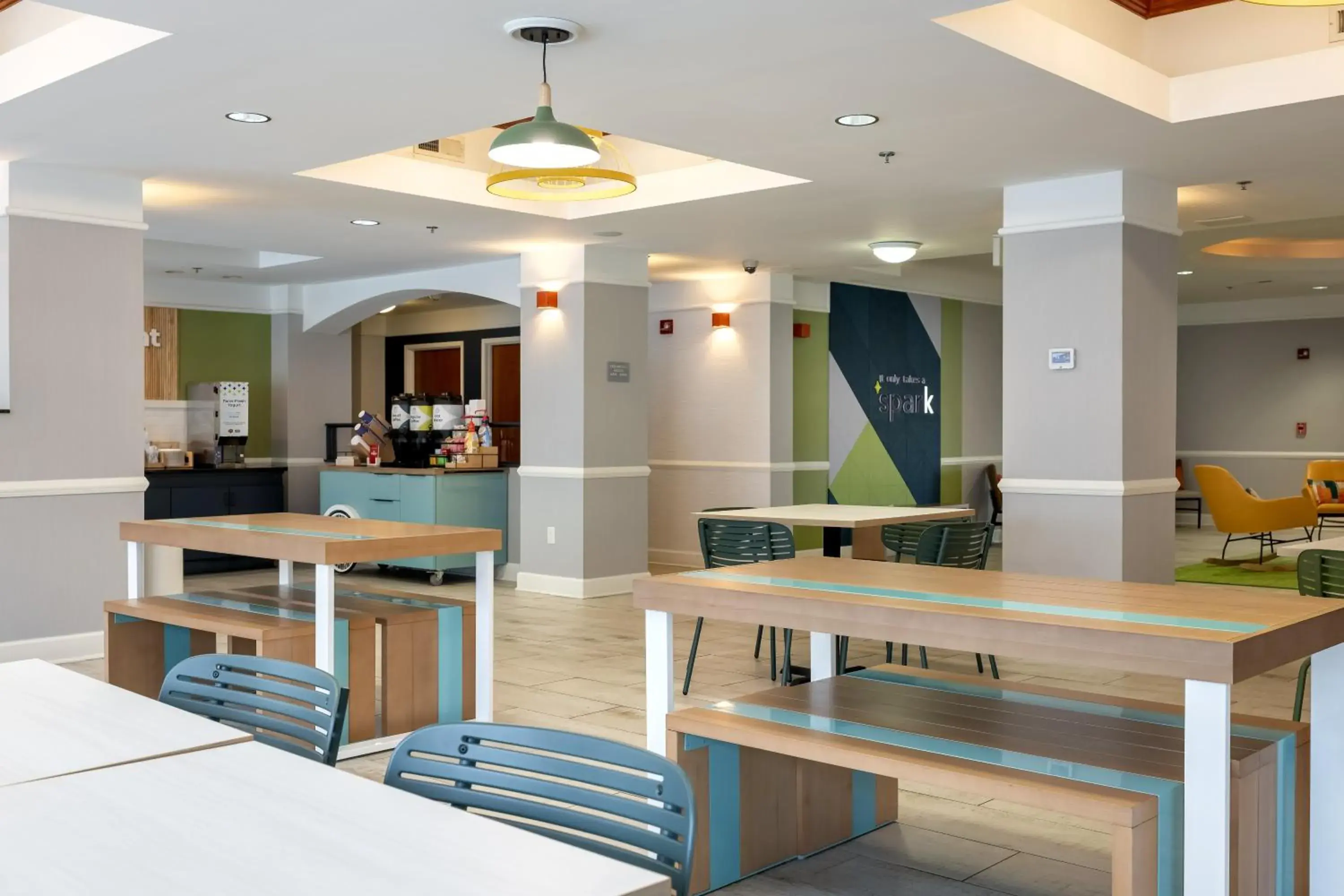 Restaurant/places to eat in Spark by Hilton Savannah Airport Restaurant/places to eat in Spark by Hilton Savannah Airport