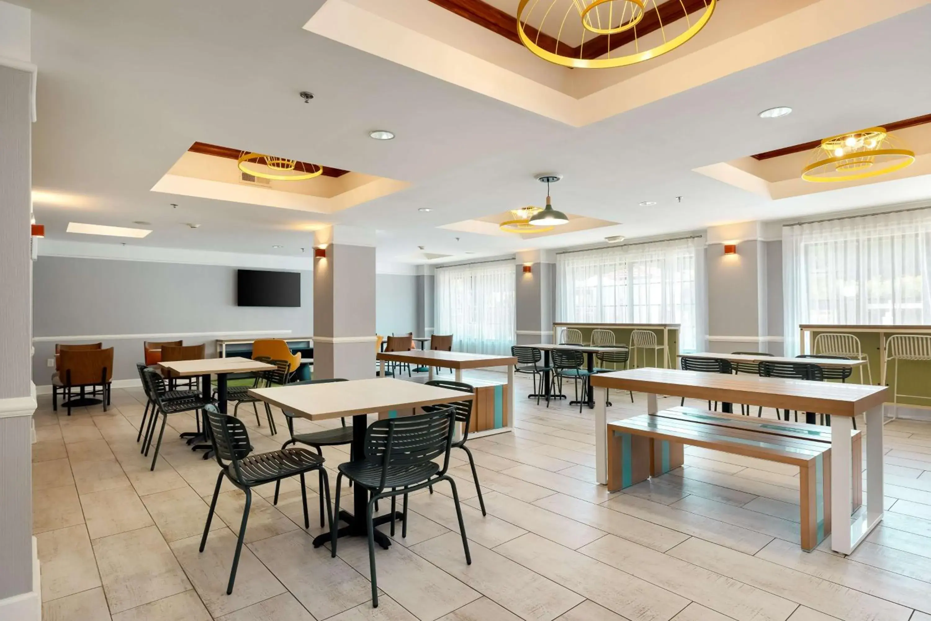 Breakfast in Spark by Hilton Savannah Airport Breakfast in Spark by Hilton Savannah Airport