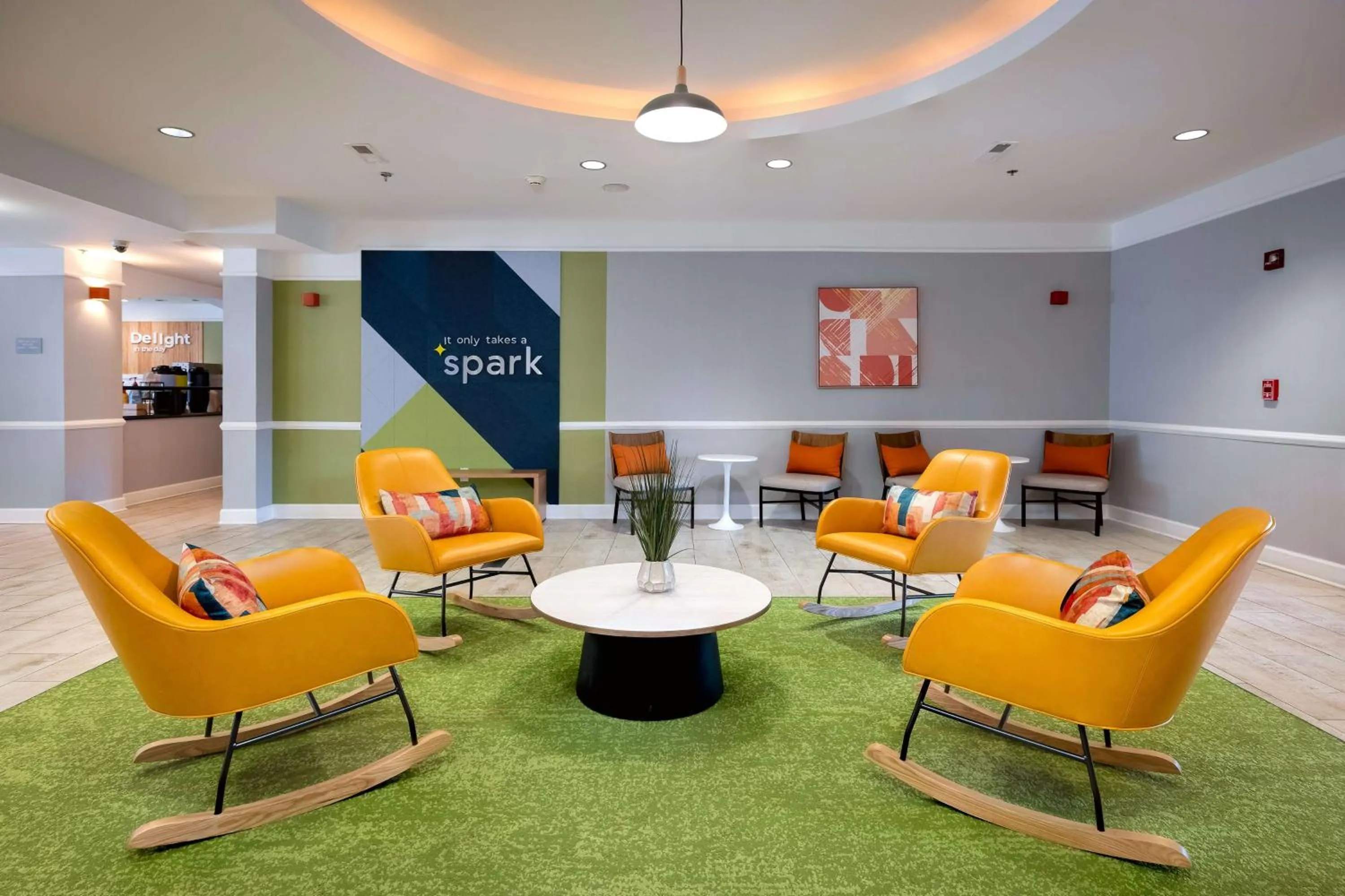 Lobby or reception in Spark by Hilton Savannah Airport