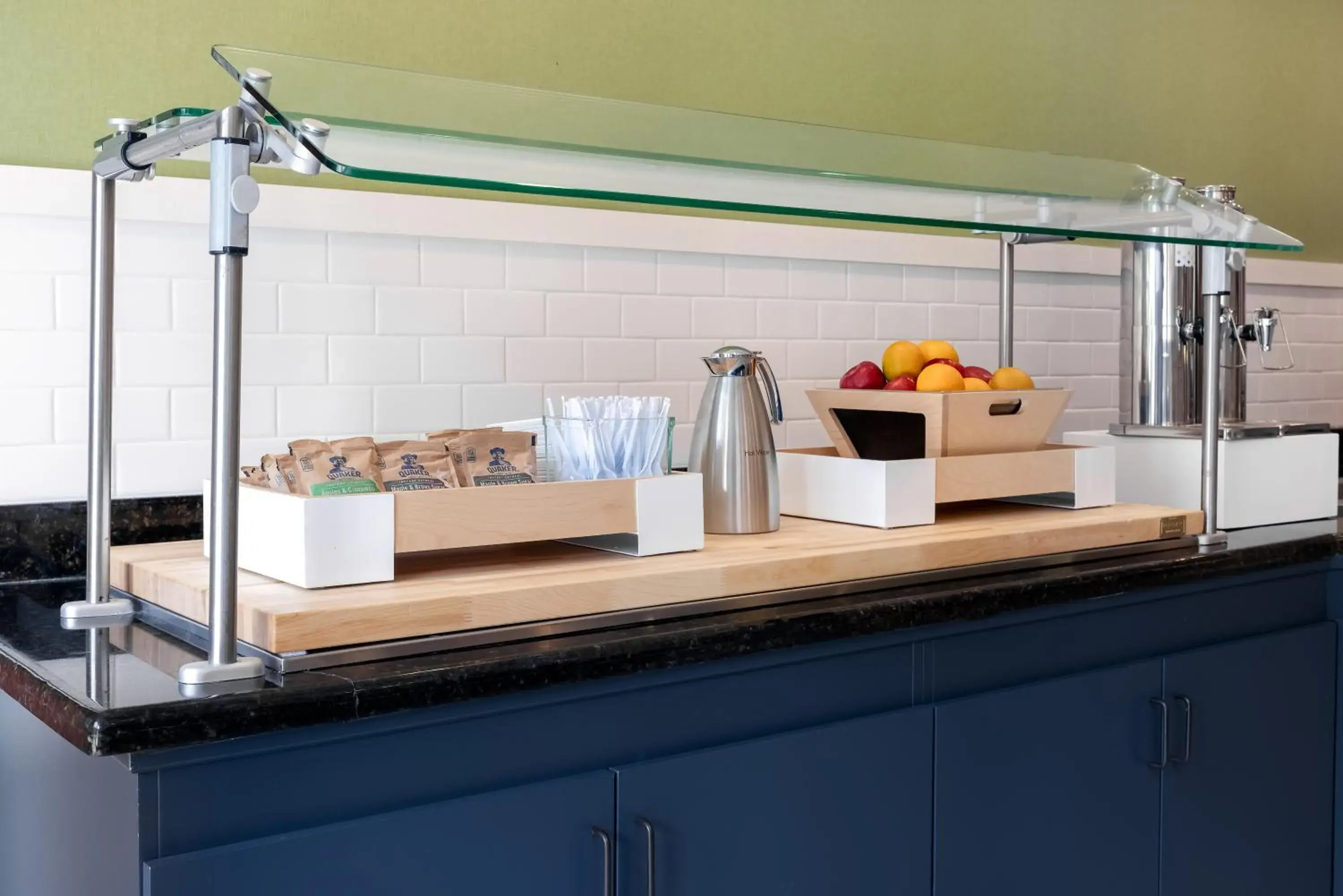 Restaurant/places to eat in Spark by Hilton Savannah Airport Restaurant/places to eat in Spark by Hilton Savannah Airport