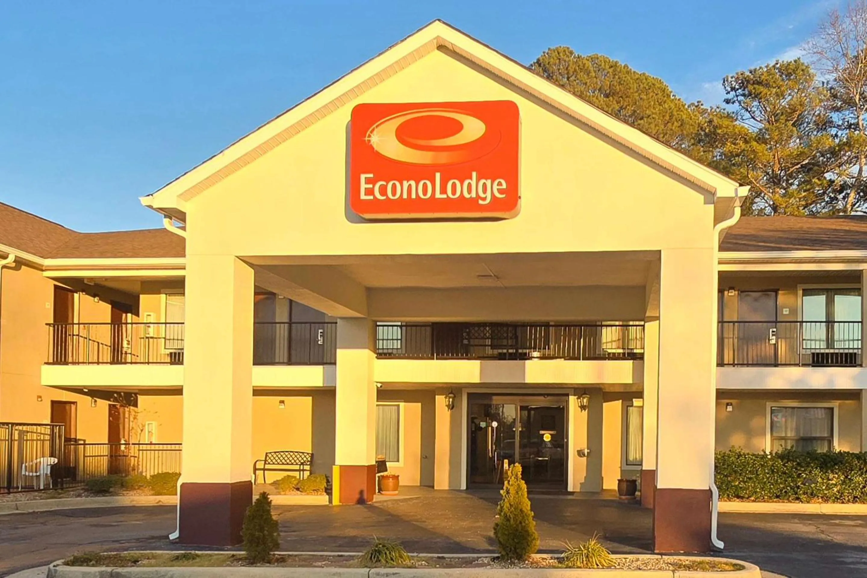 Property building in Econo Lodge Villa Rica