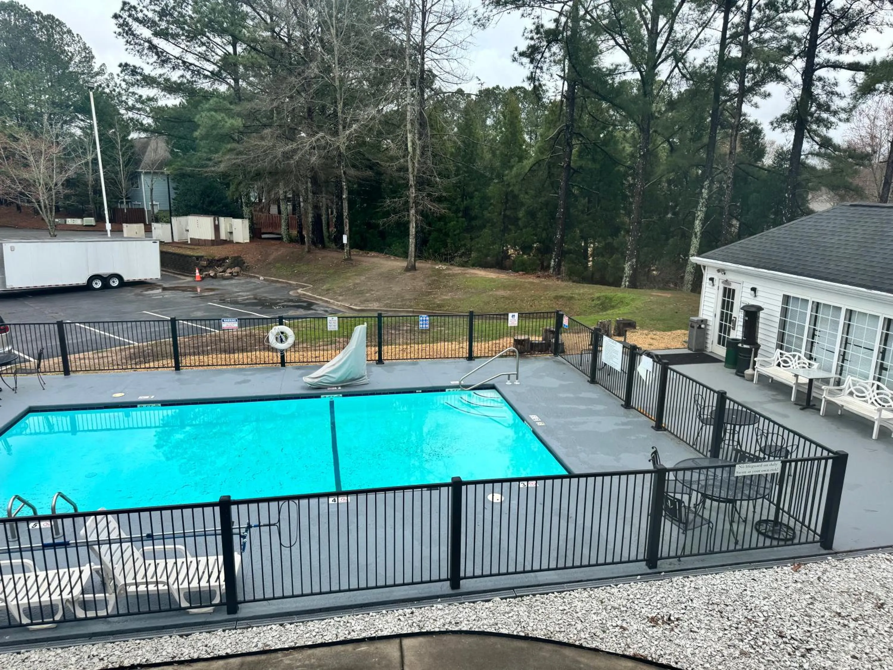 Swimming pool in Quality Inn Newnan - Atlanta South