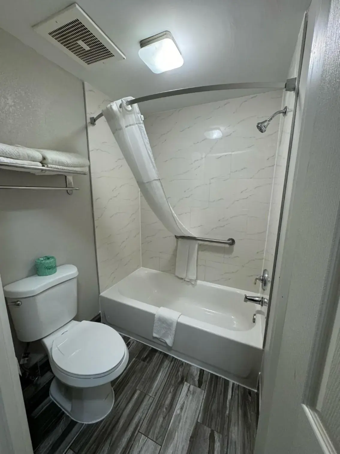 King Room - Non-Smoking in Quality Inn Newnan - Atlanta South King Room - Non-Smoking in Quality Inn Newnan - Atlanta South