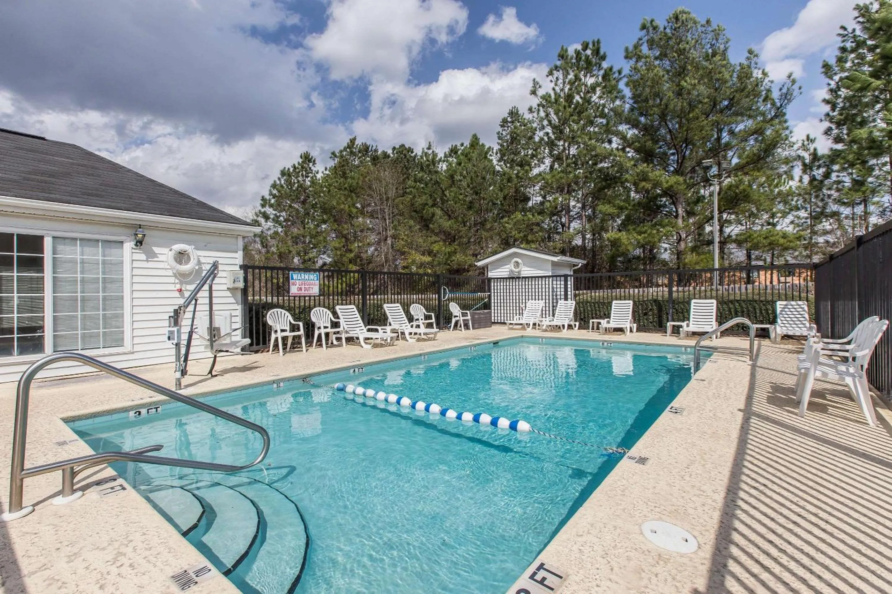 On site, Swimming Pool in Quality Inn Jesup