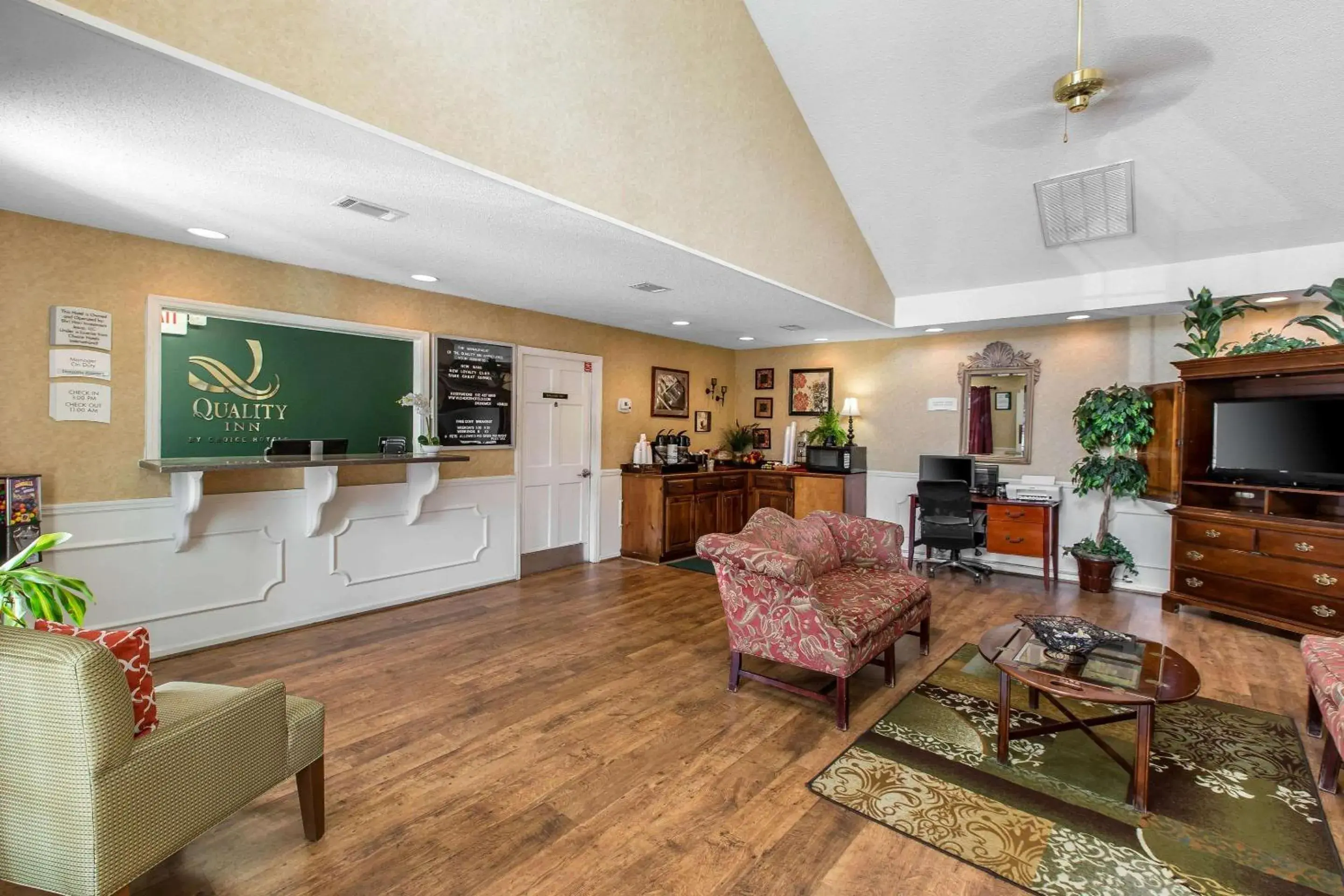 Lobby or reception, Lobby/Reception in Quality Inn Jesup Lobby or reception, Lobby/Reception in Quality Inn Jesup