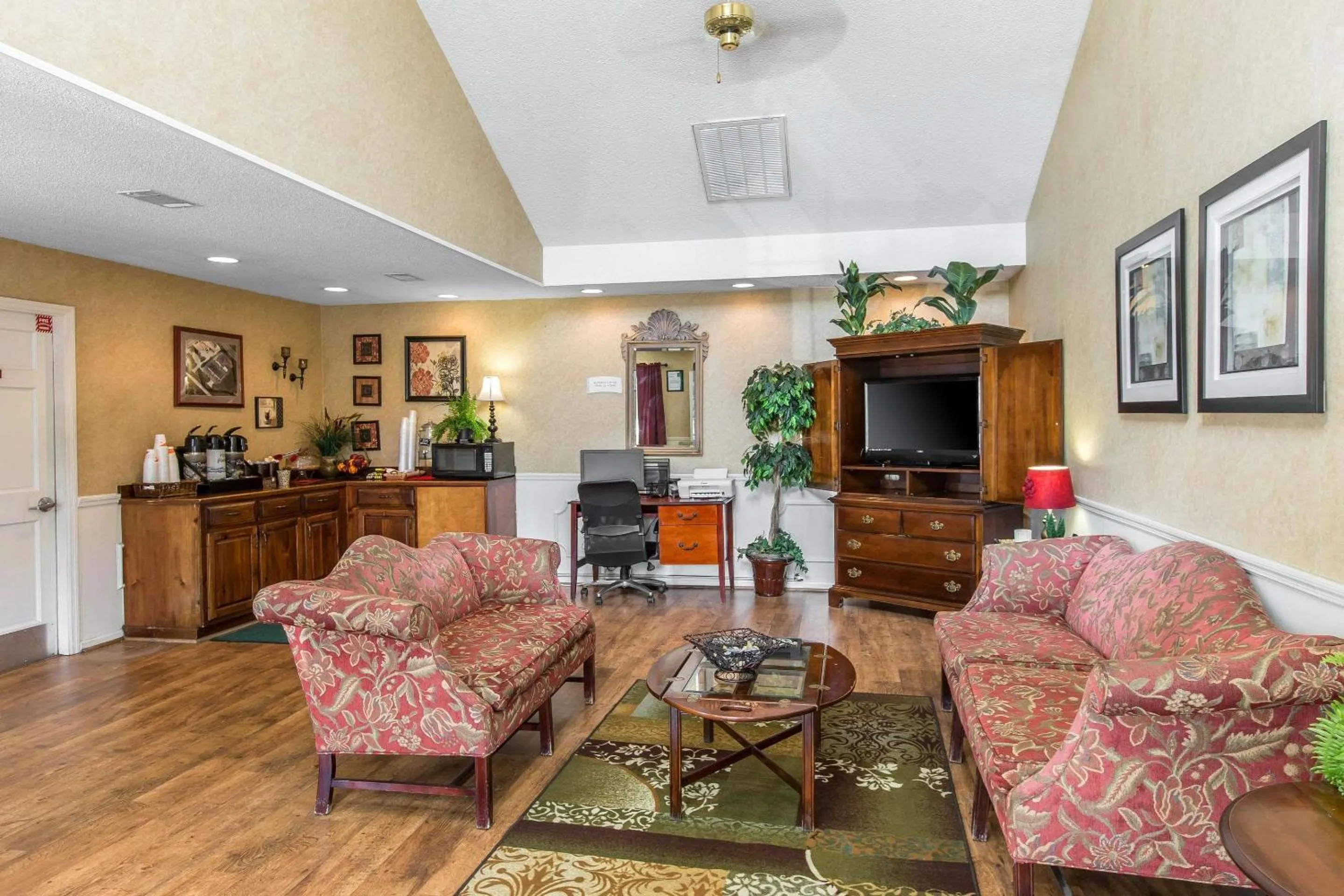 Lobby or reception, Seating Area in Quality Inn Jesup