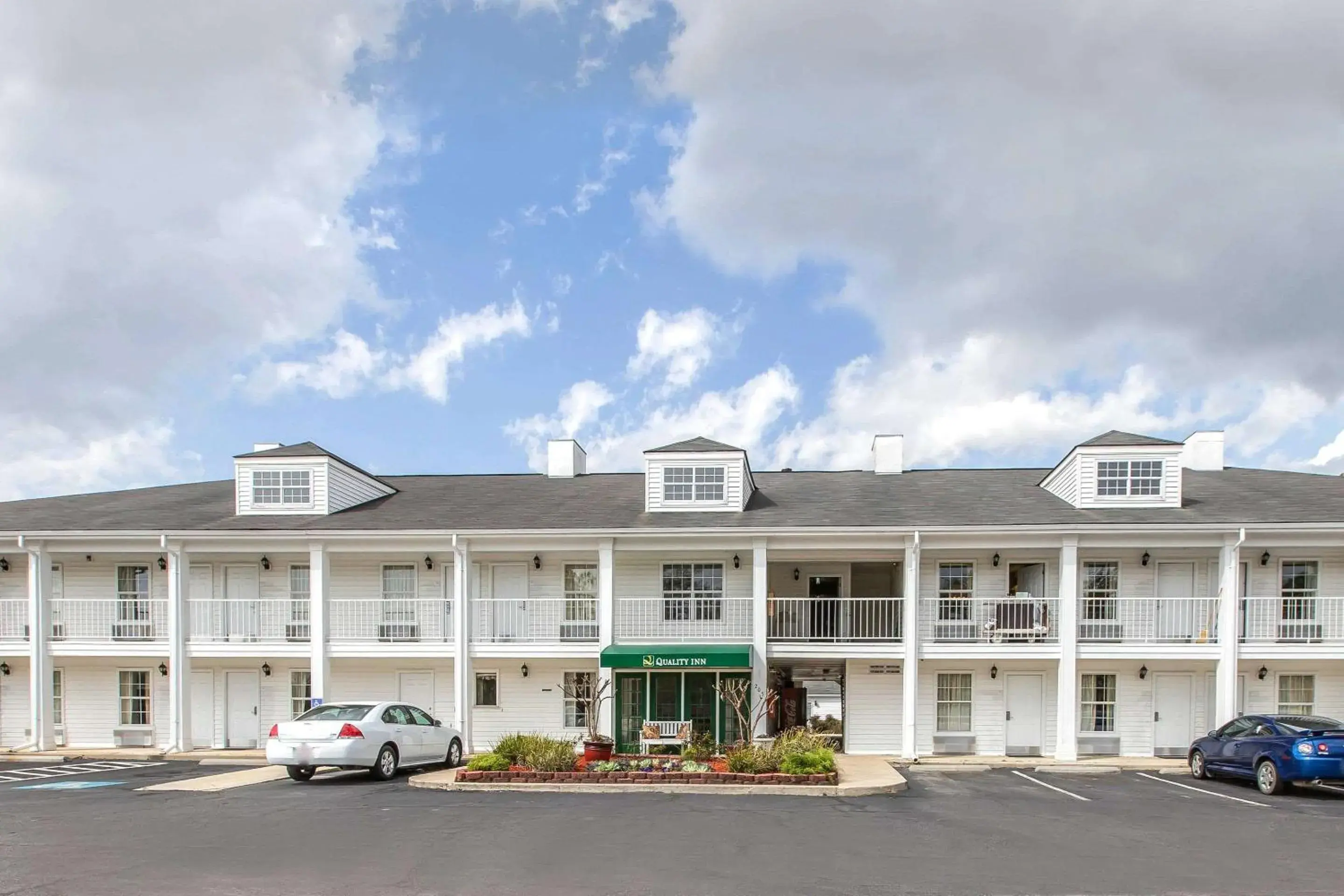 Property Building in Quality Inn Jesup Property Building in Quality Inn Jesup