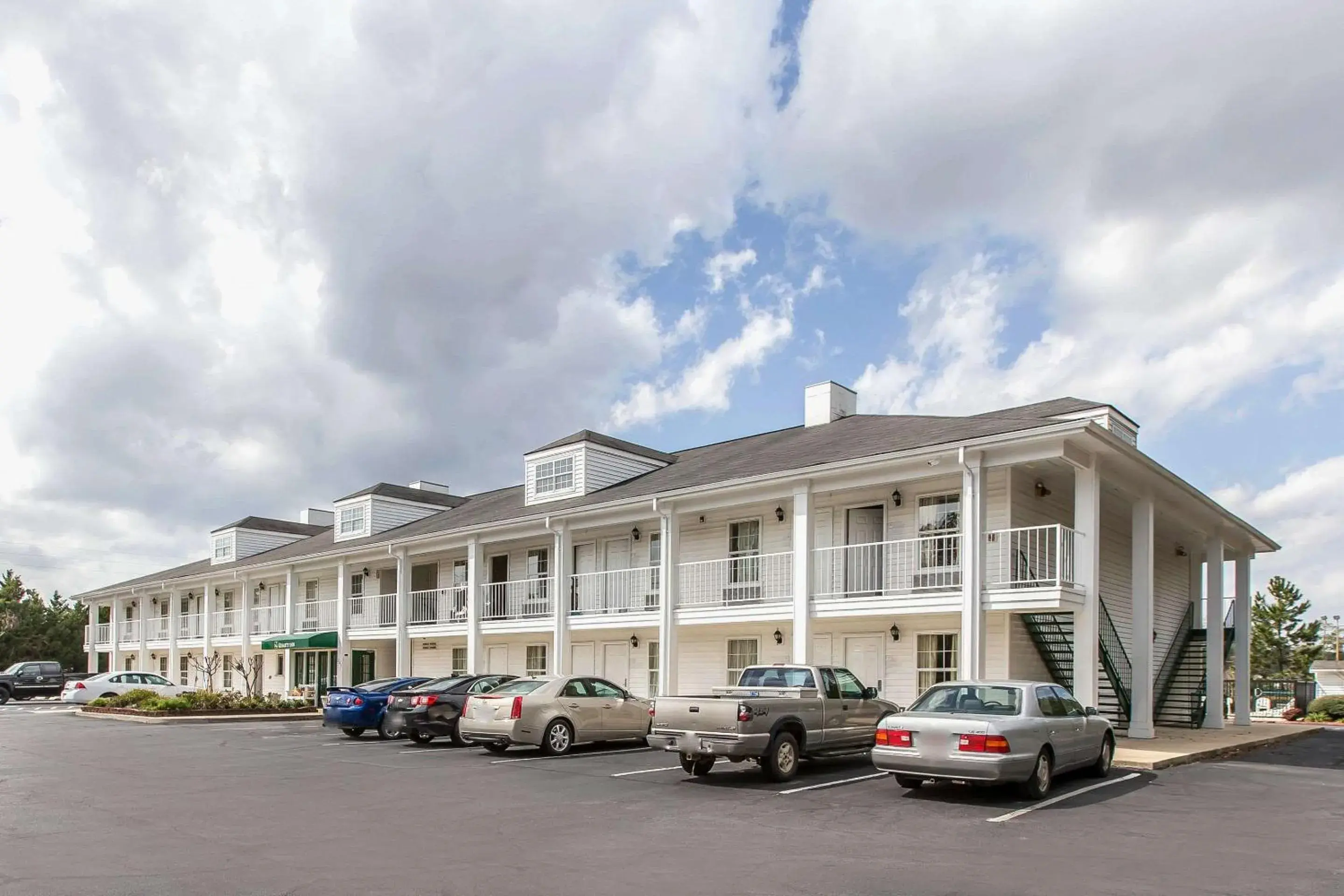 Property Building in Quality Inn Jesup Property Building in Quality Inn Jesup