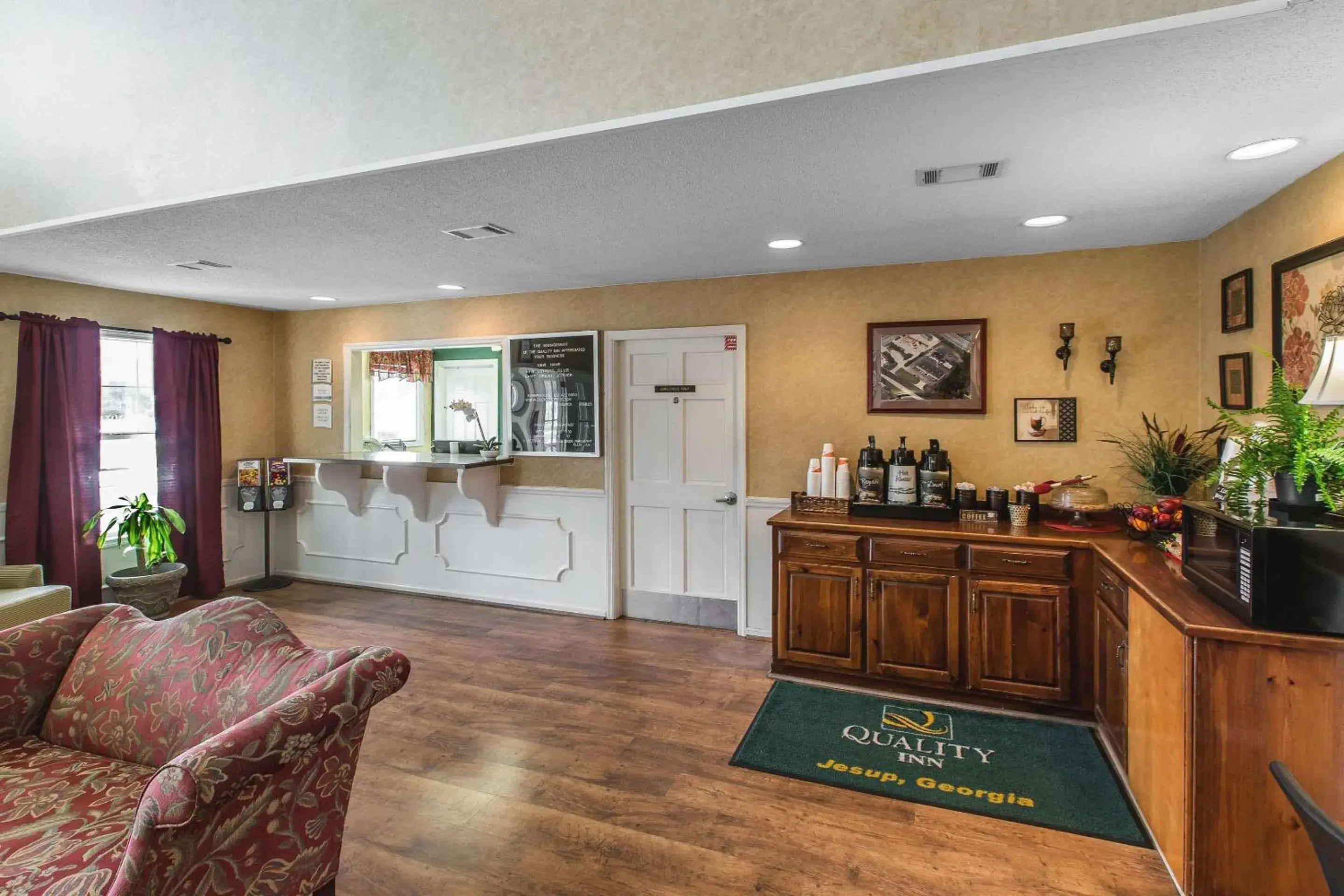 Lobby or reception, Lobby/Reception in Quality Inn Jesup Lobby or reception, Lobby/Reception in Quality Inn Jesup