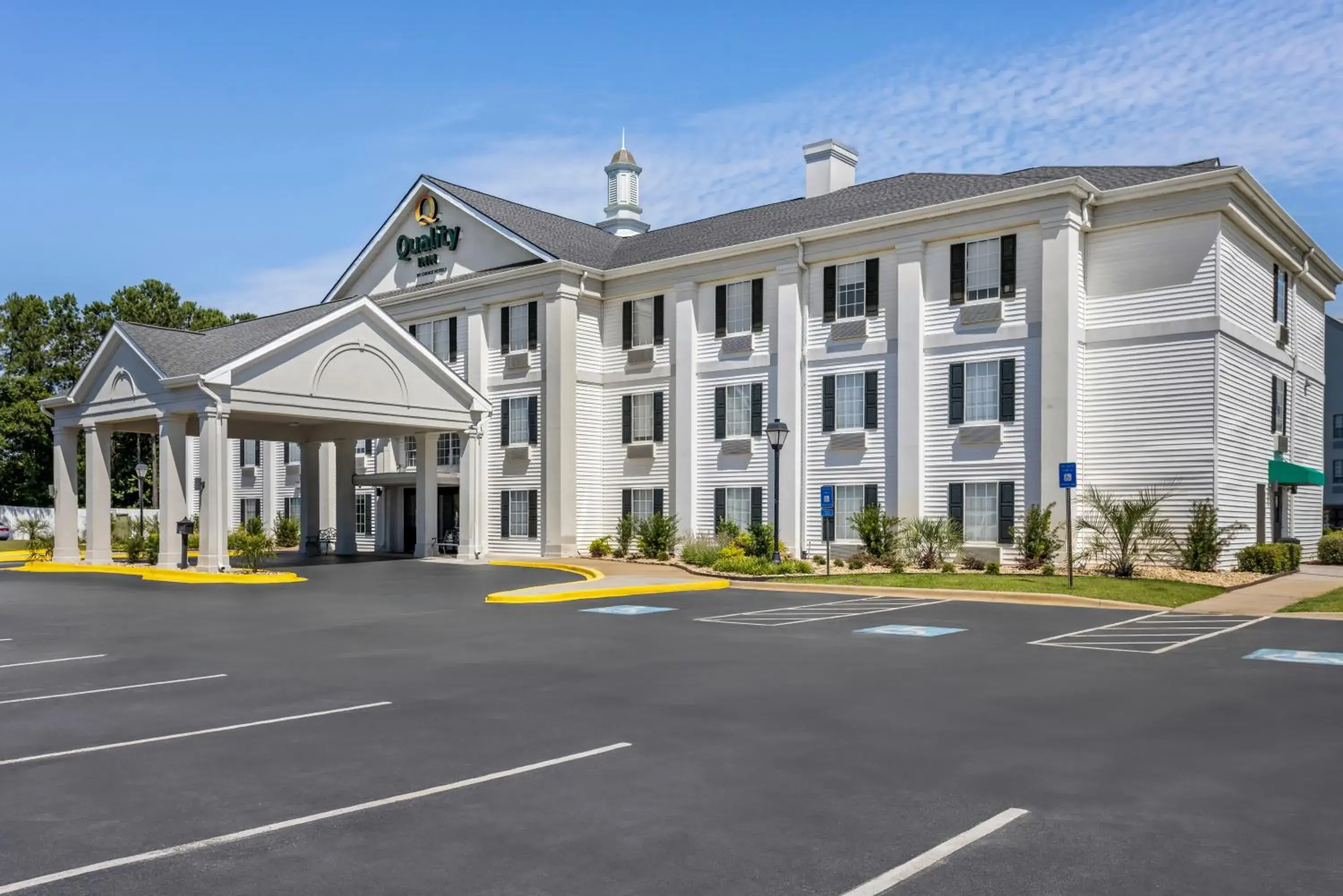 Property building in Quality Inn Pooler - Savannah I-95 Property building in Quality Inn Pooler - Savannah I-95