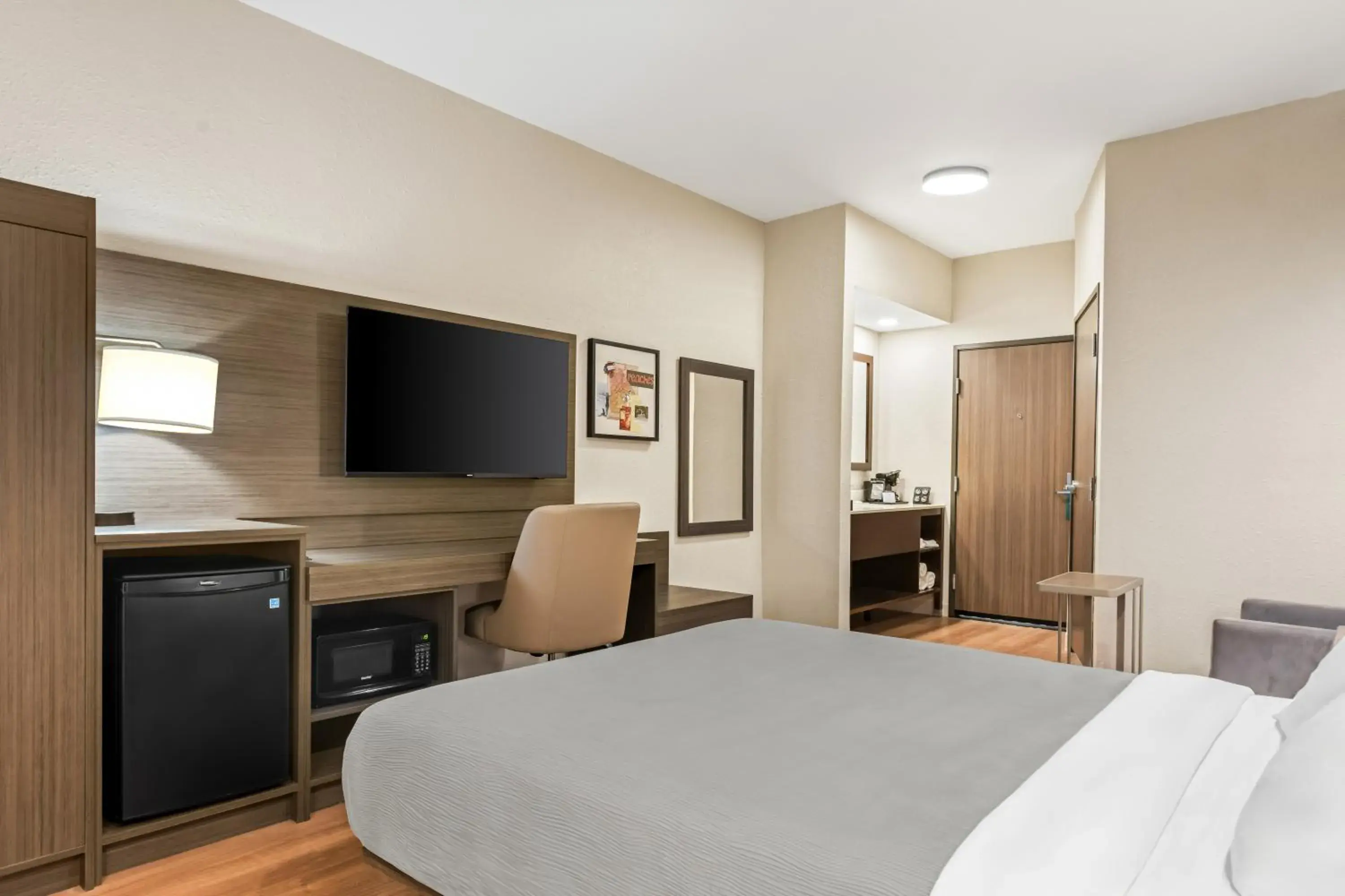 Photo of the whole room, Bed in Quality Inn Pooler - Savannah I-95 Photo of the whole room, Bed in Quality Inn Pooler - Savannah I-95