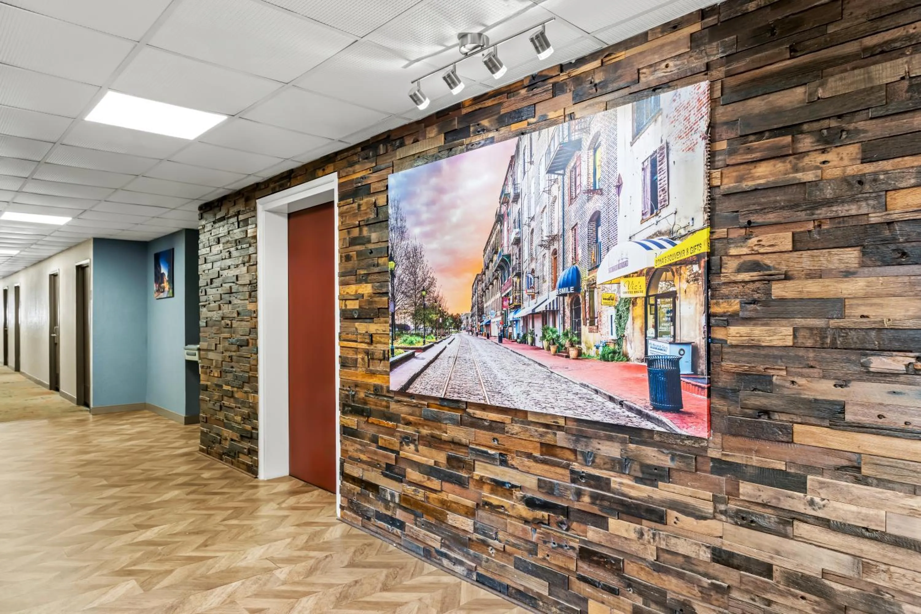 elevator in Quality Inn Pooler - Savannah I-95