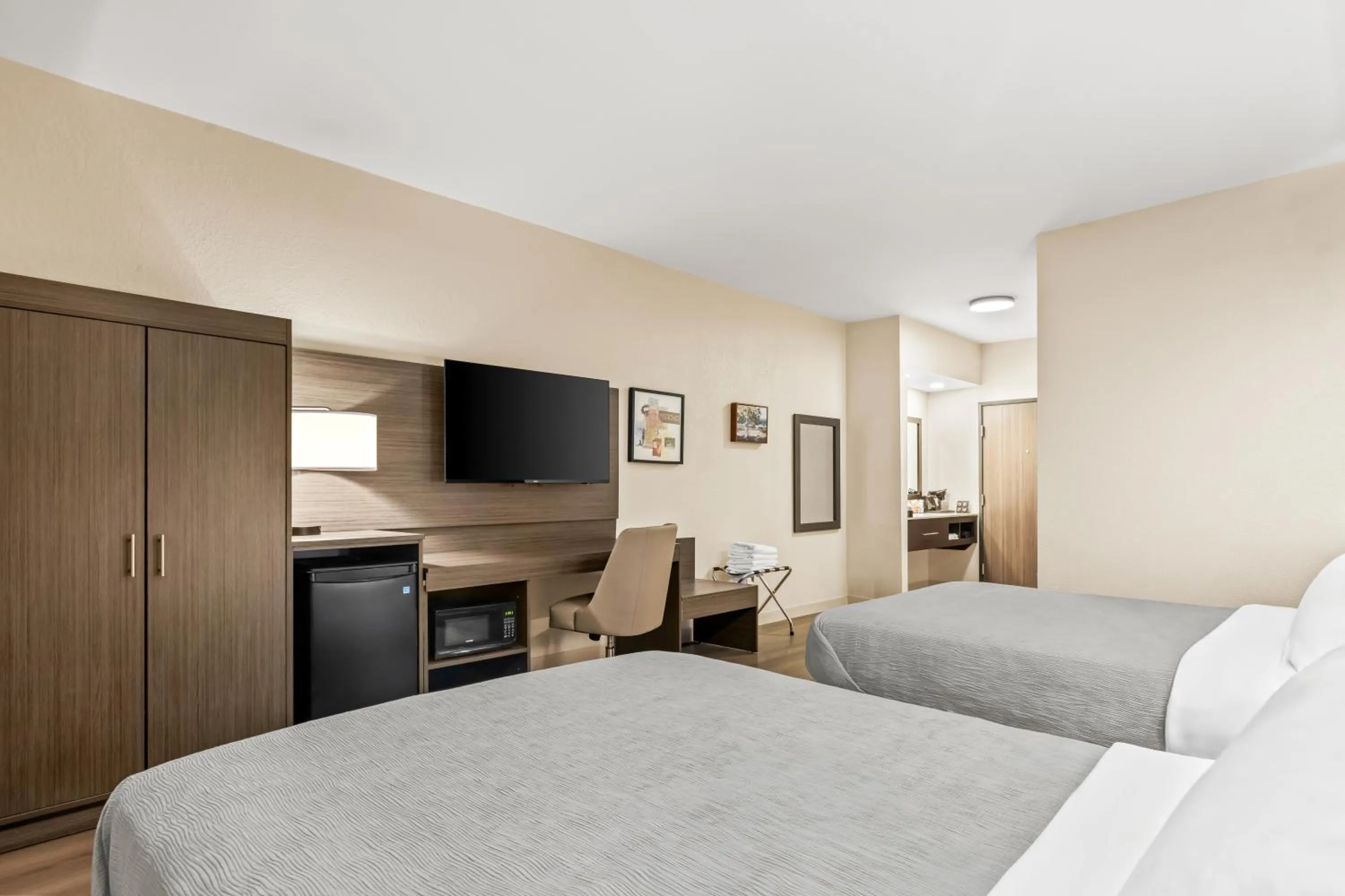 Bed in Quality Inn Pooler - Savannah I-95