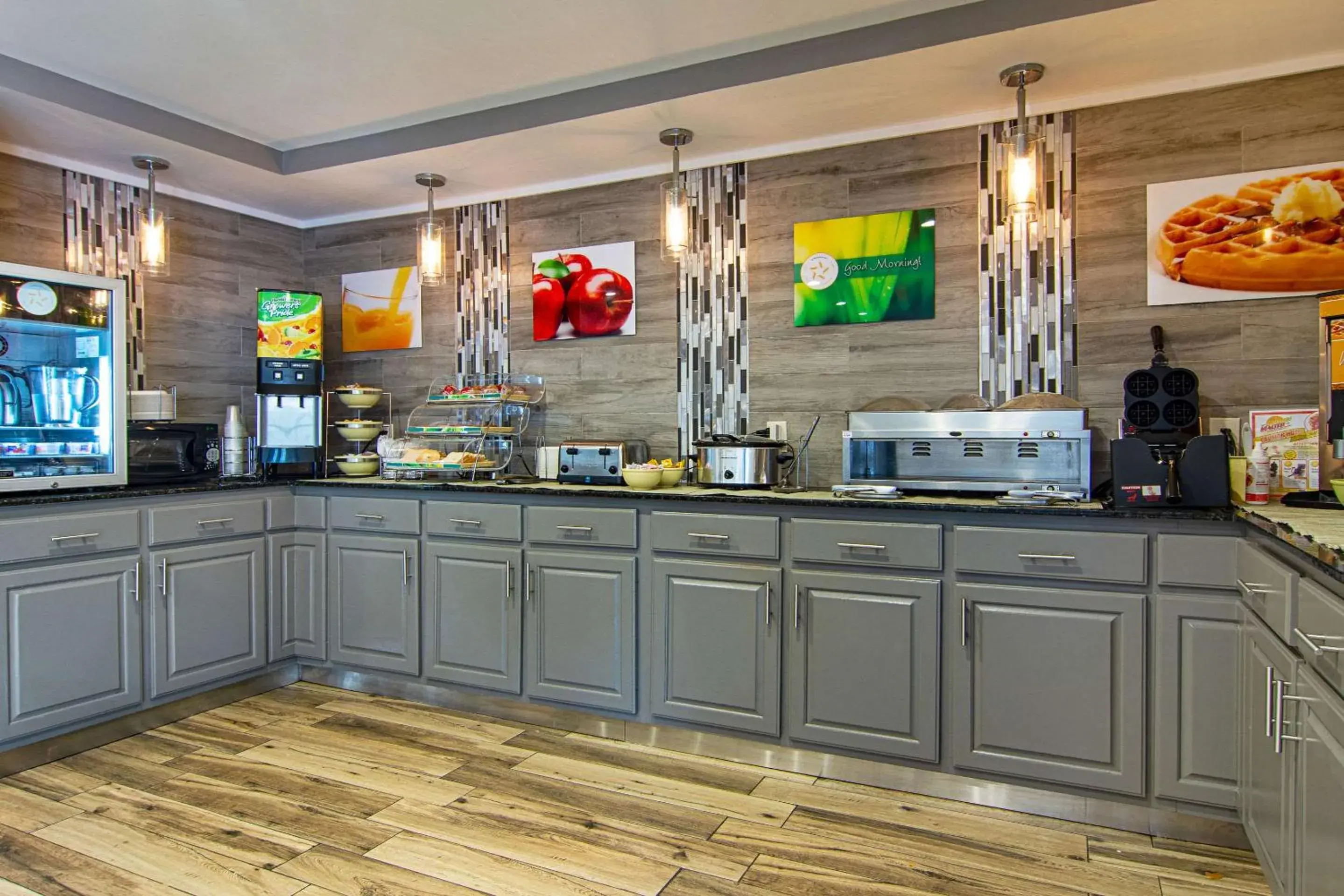 Breakfast in Quality Inn Lagrange East I-85 Breakfast in Quality Inn Lagrange East I-85