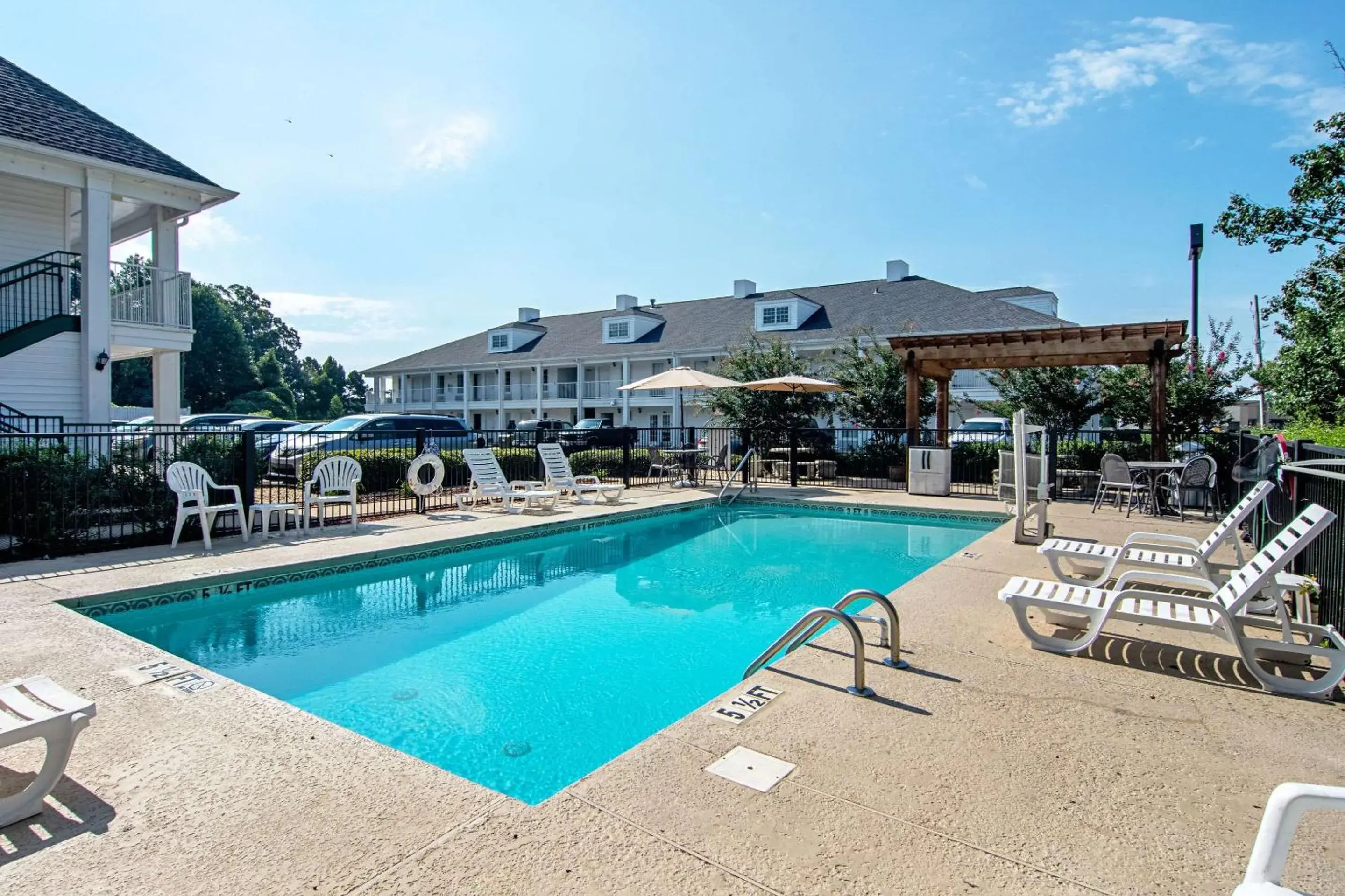 Swimming pool in Quality Inn Lagrange East I-85 Swimming pool in Quality Inn Lagrange East I-85