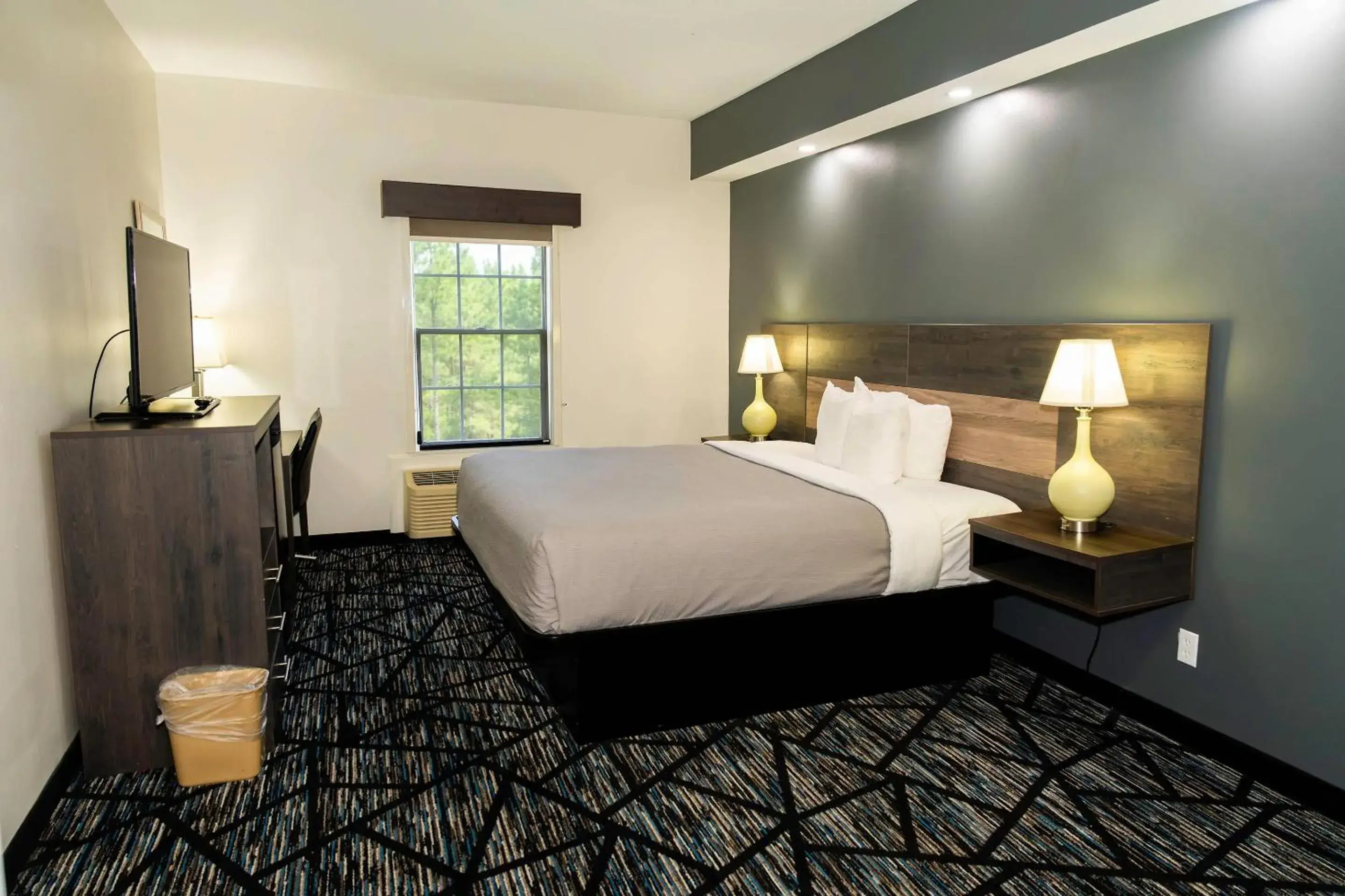 Bedroom, Bed in Quality Inn Rome South Bedroom, Bed in Quality Inn Rome South