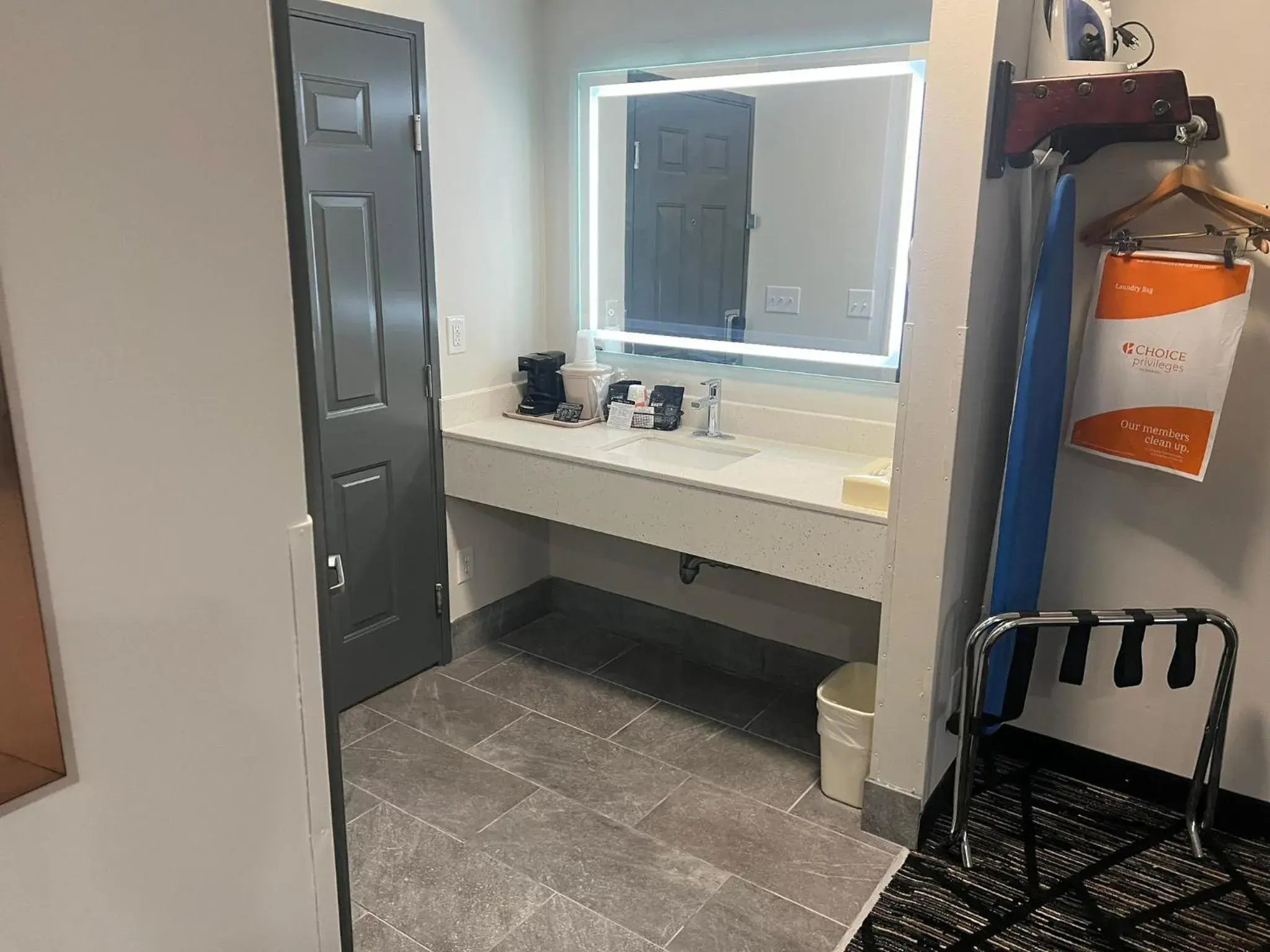 Bathroom in Quality Inn Rome South Bathroom in Quality Inn Rome South