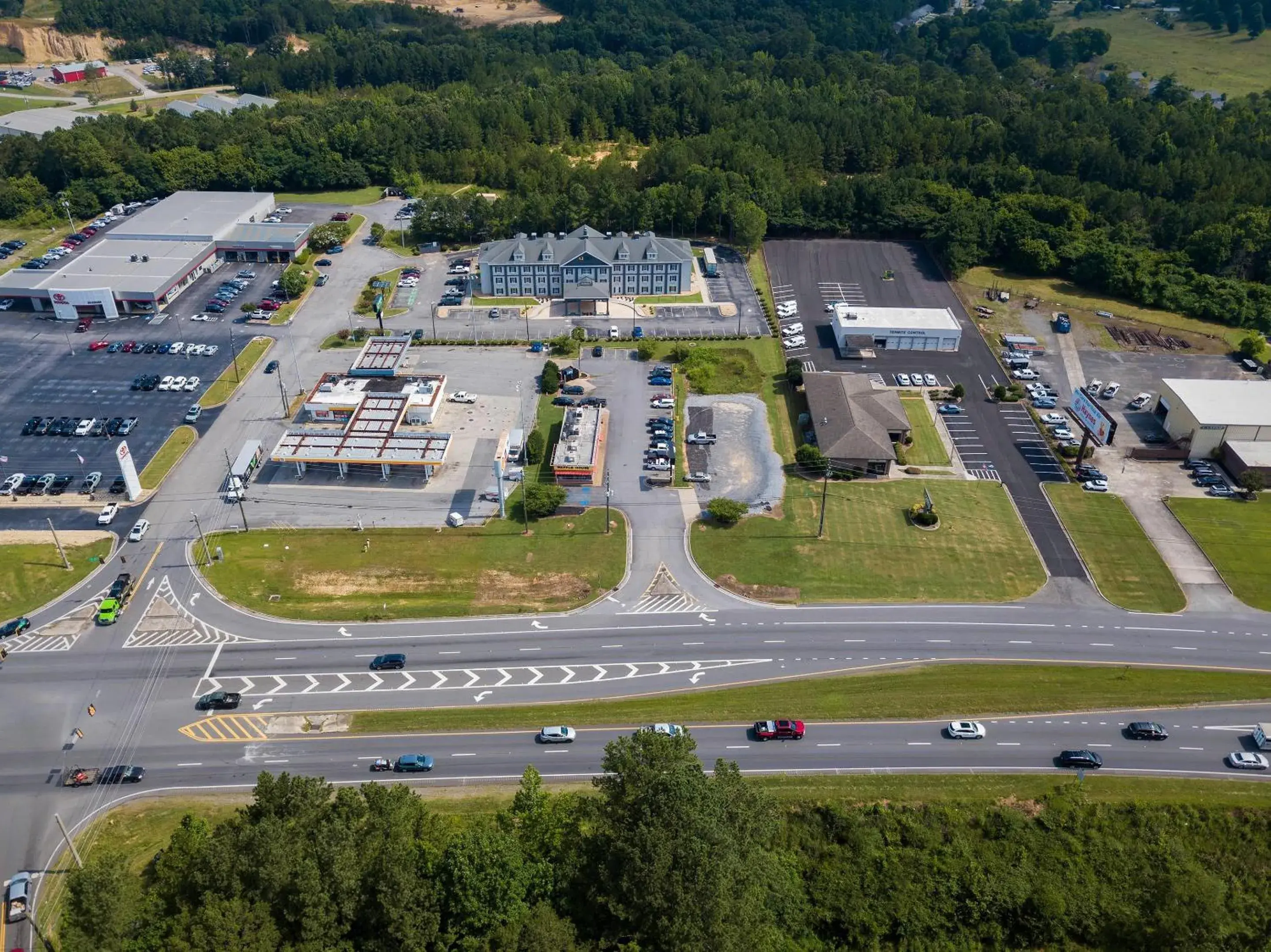 Property building in Quality Inn Rome South Property building in Quality Inn Rome South