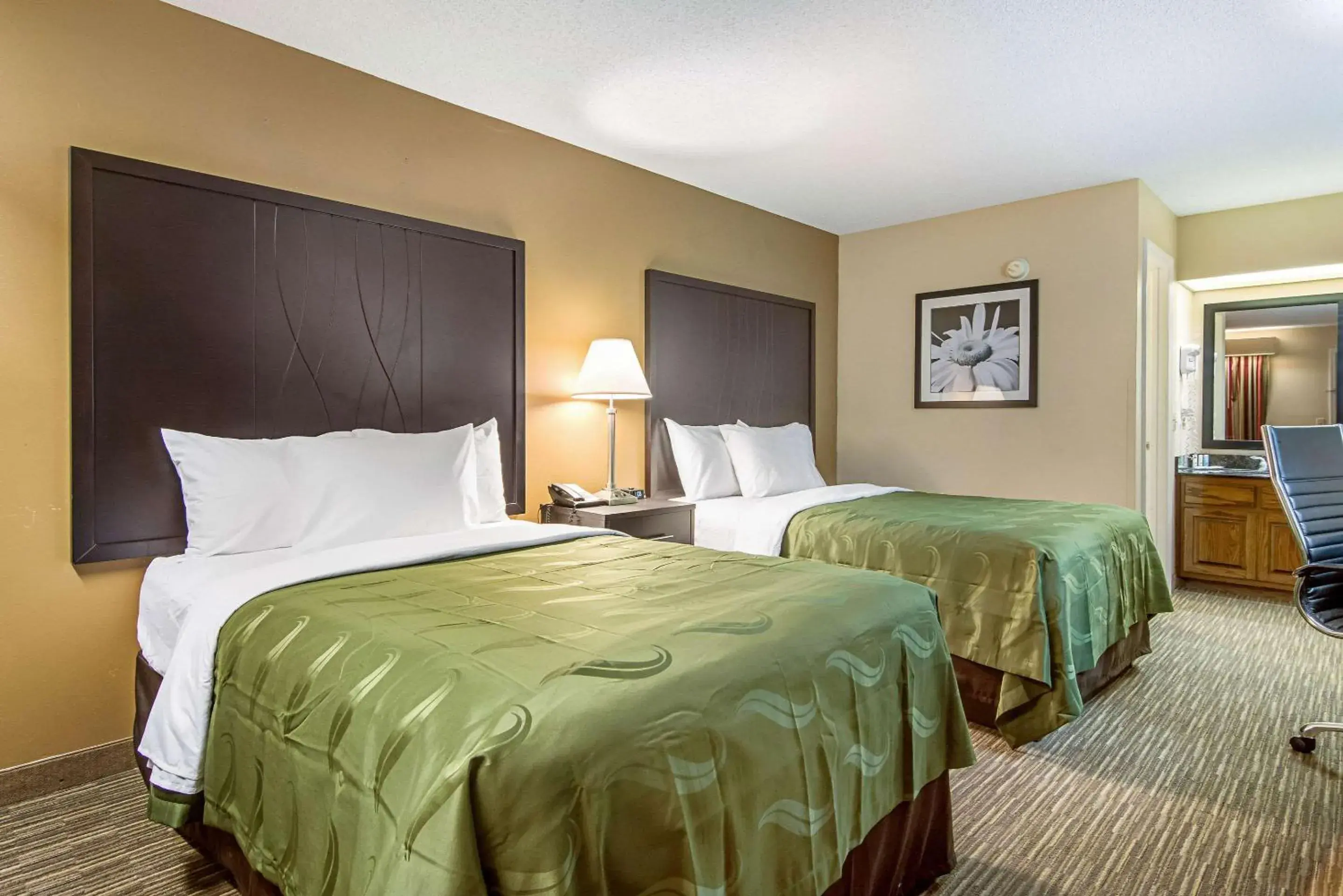 Photo of the whole room, Bed in Quality Inn Thomaston Photo of the whole room, Bed in Quality Inn Thomaston