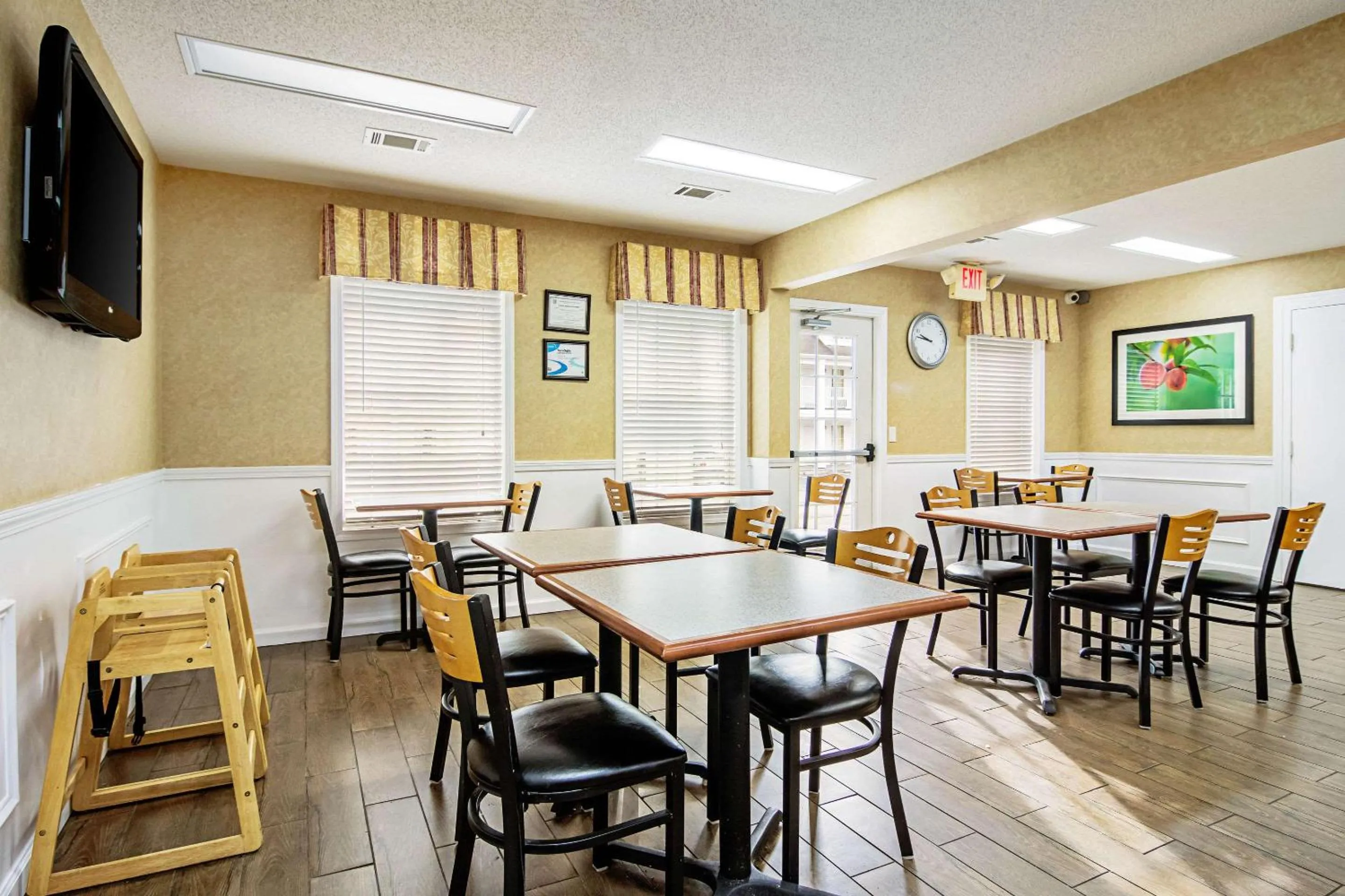 Restaurant/places to eat in Quality Inn Thomaston