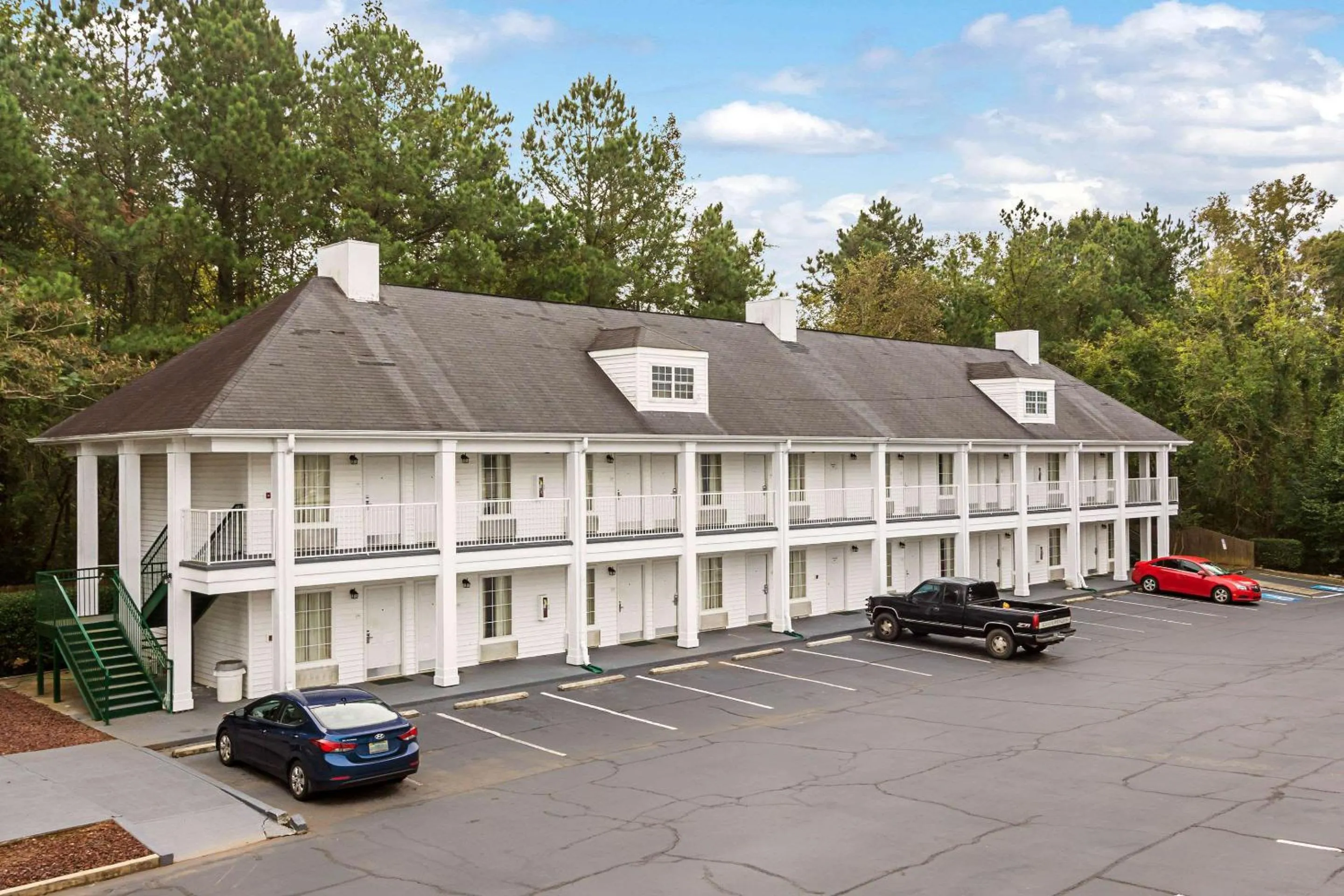 Property building in Quality Inn Thomaston