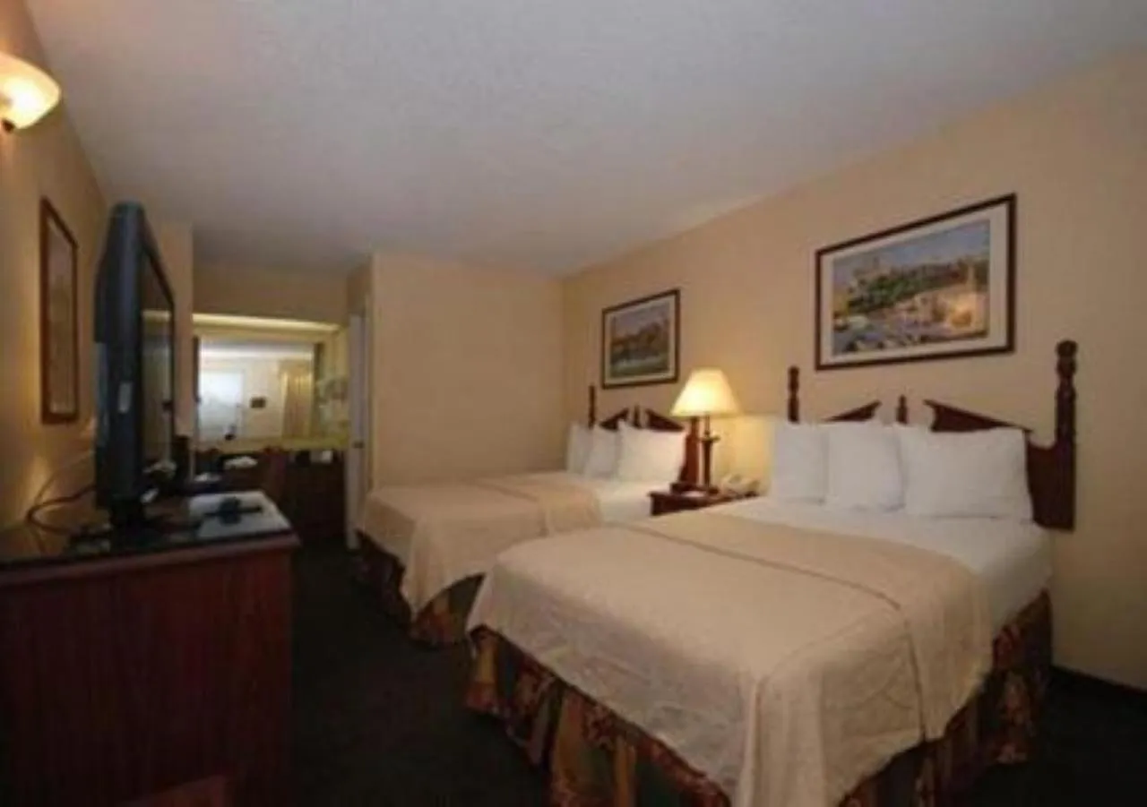 Photo of the whole room, Bed in Quality Inn
