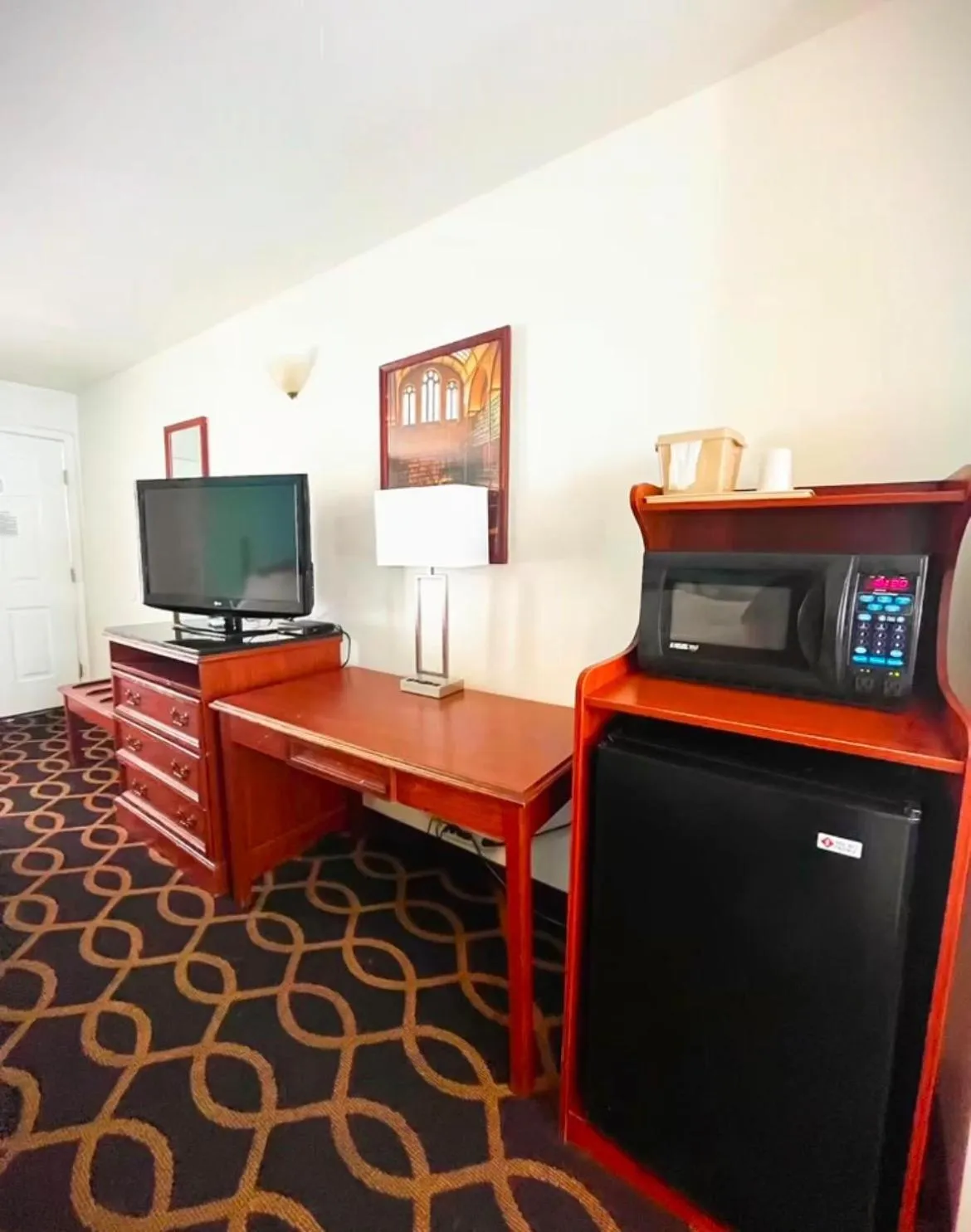 minibar in Quality Inn