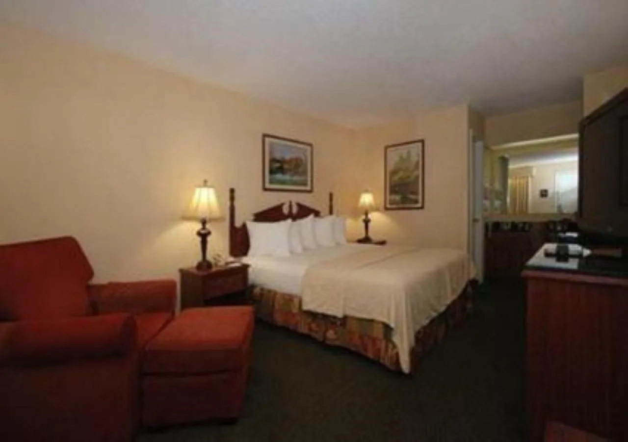 Photo of the whole room, Bed in Quality Inn