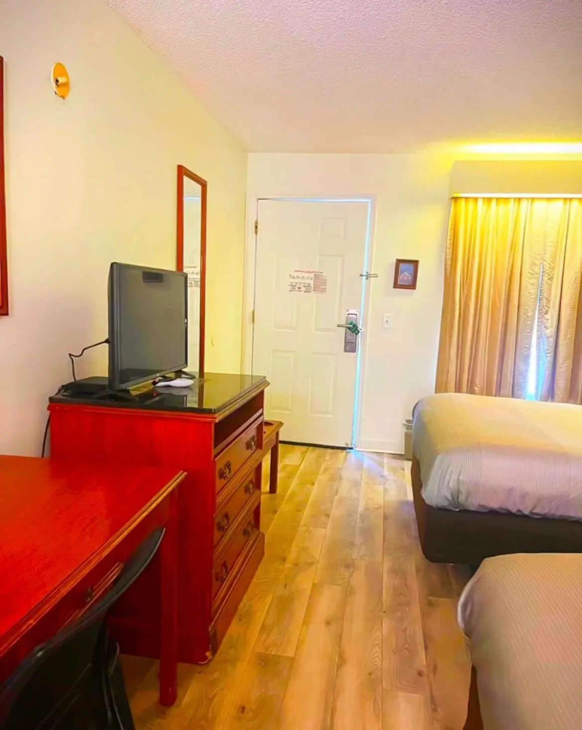 TV and multimedia, Bed in Quality Inn