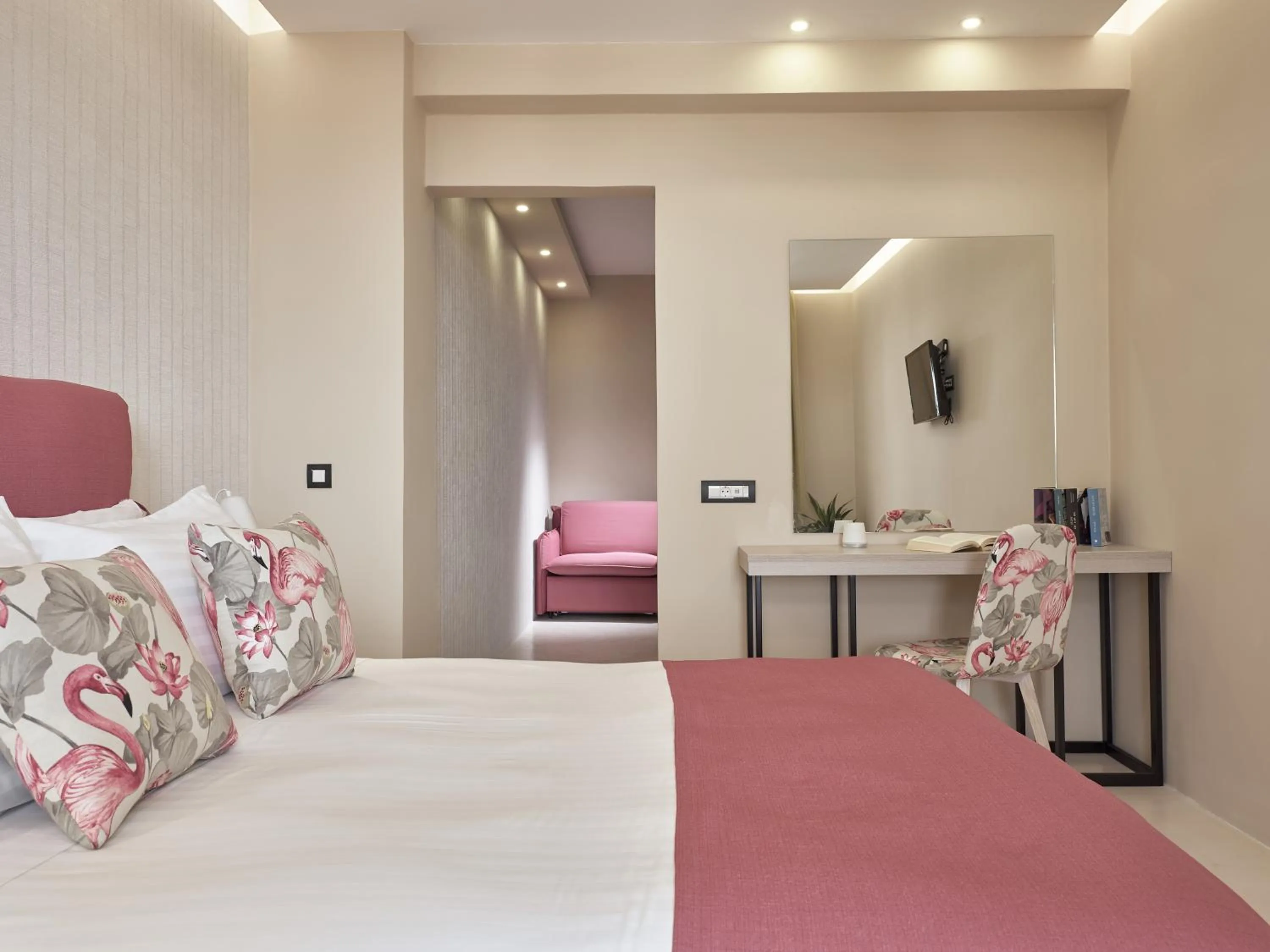 Bed in Koukounaria Hotel & Suites