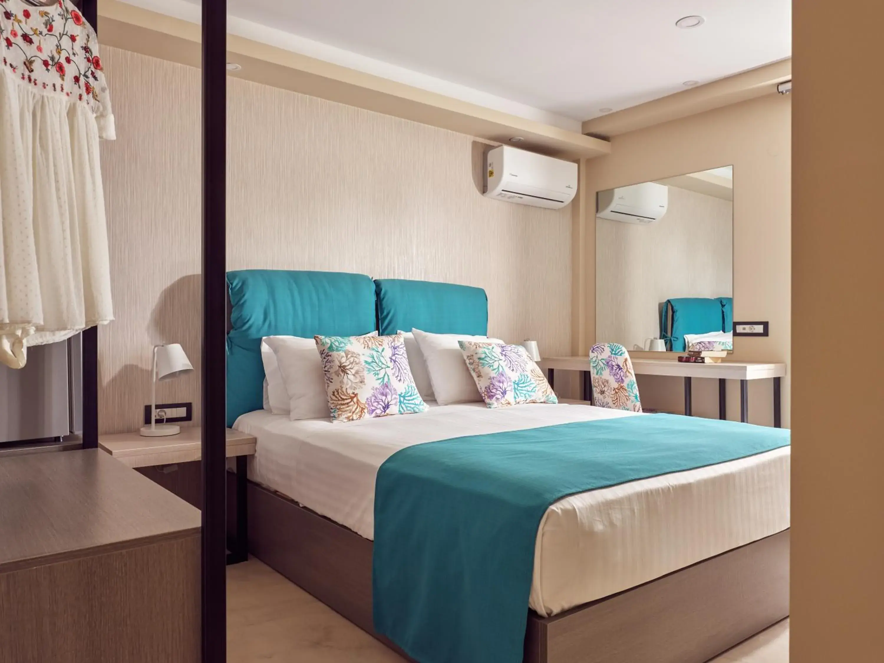 Chic Room in Koukounaria Hotel & Suites Chic Room in Koukounaria Hotel & Suites