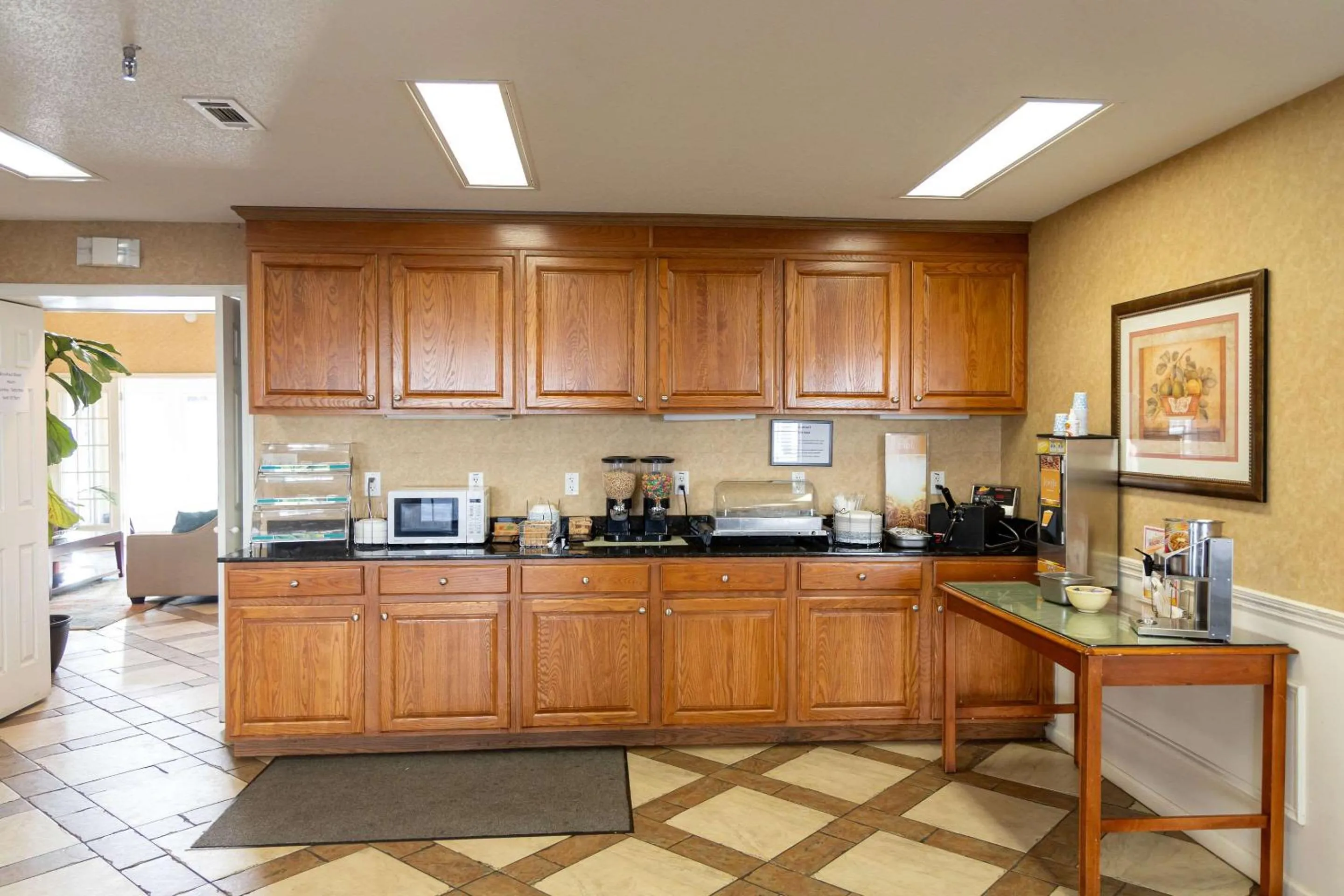 Breakfast in Quality Inn Carrollton Medical Center