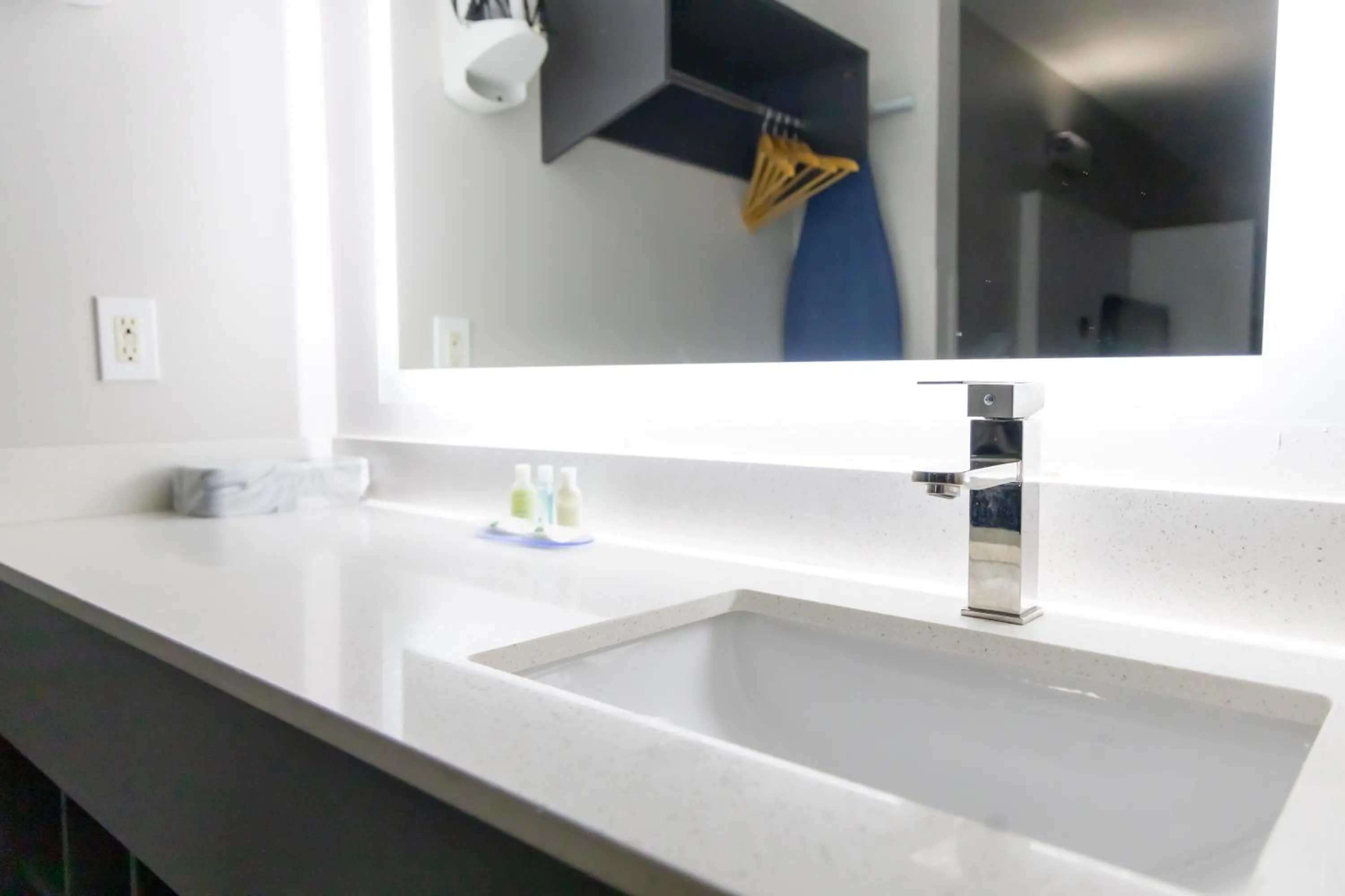 Toilet in Quality Inn Carrollton Medical Center