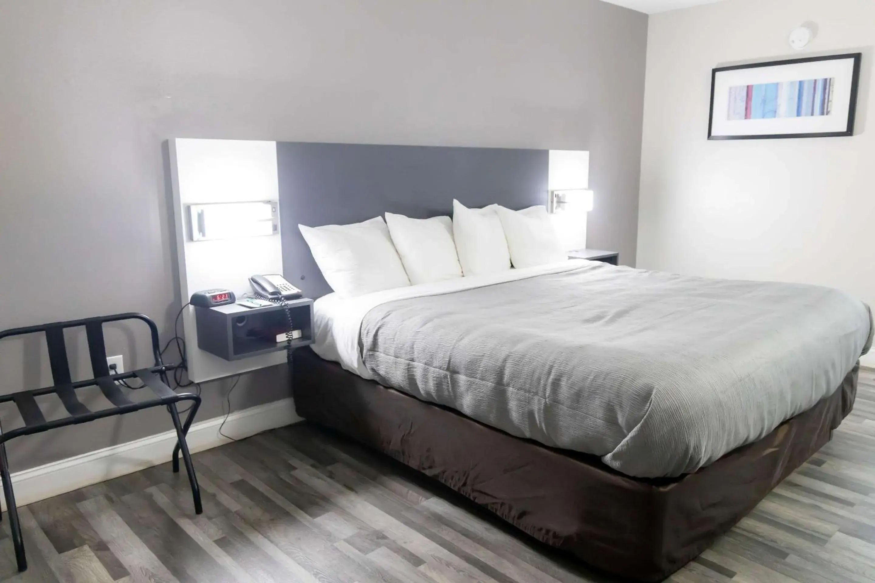 King Room - Non-Smoking in Quality Inn Carrollton Medical Center King Room - Non-Smoking in Quality Inn Carrollton Medical Center