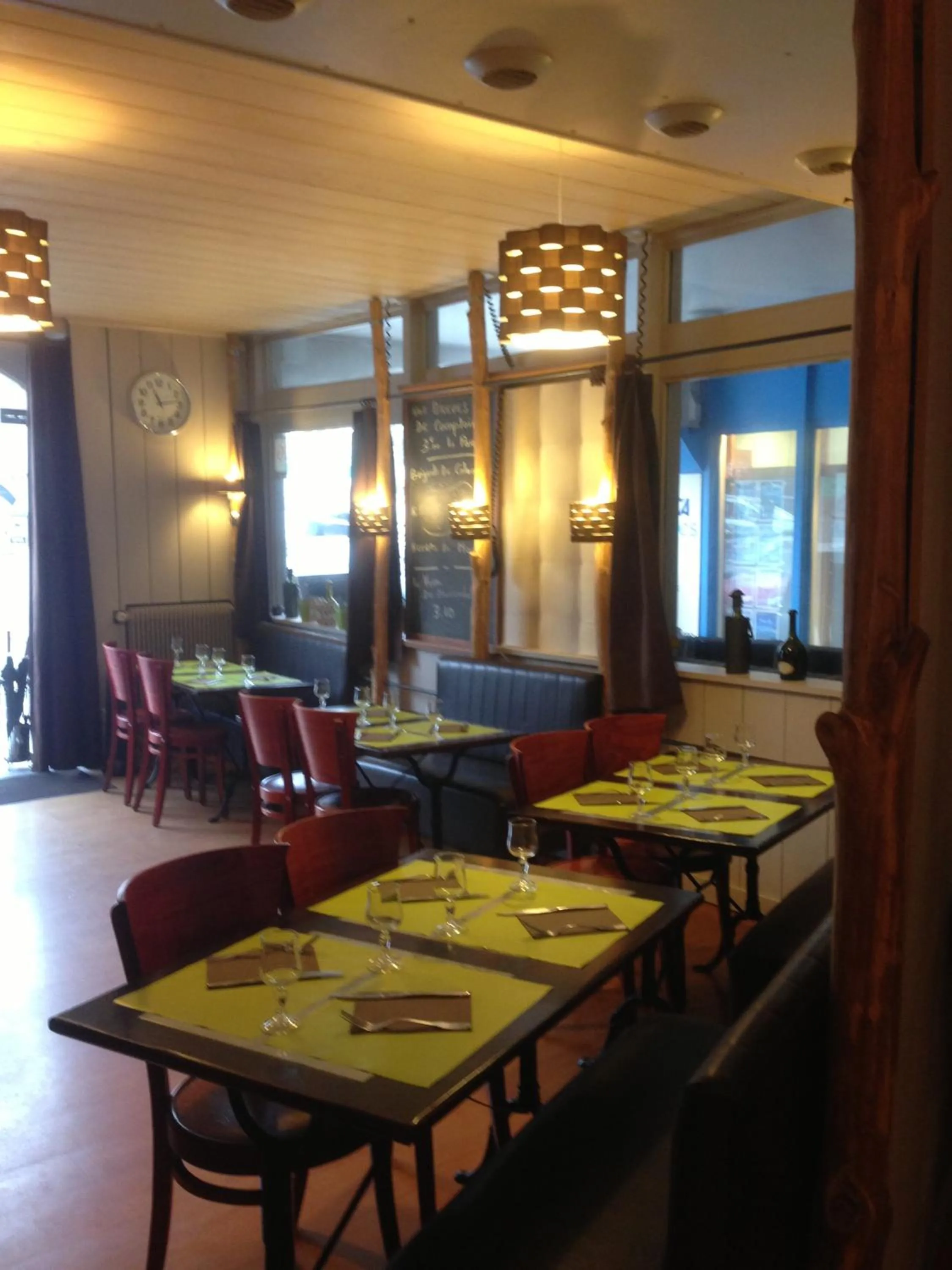 Restaurant/places to eat in Hôtel La Tour D'Auvergne