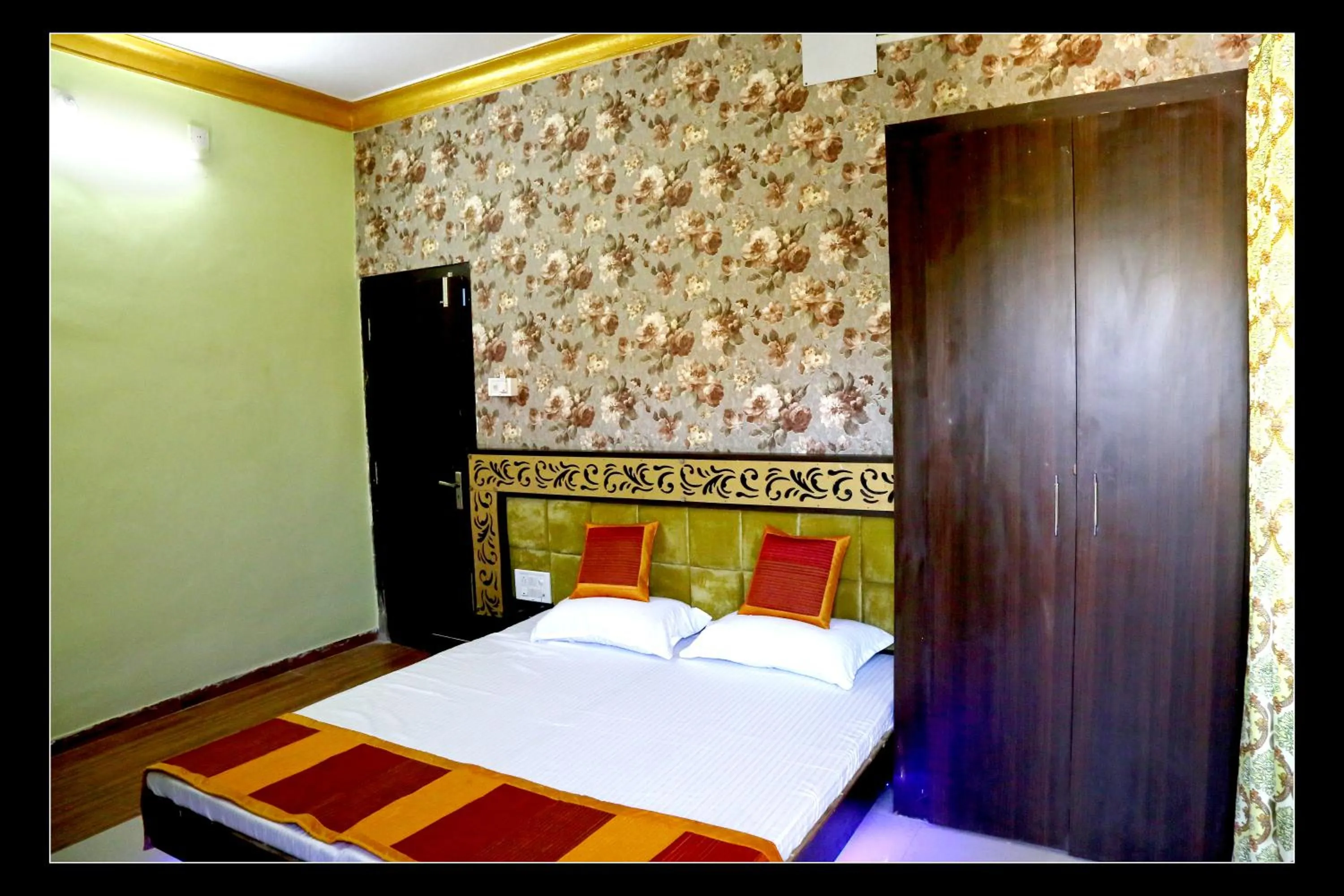Bedroom, Bed in Hotel Shri Karni Vilas & SPA
