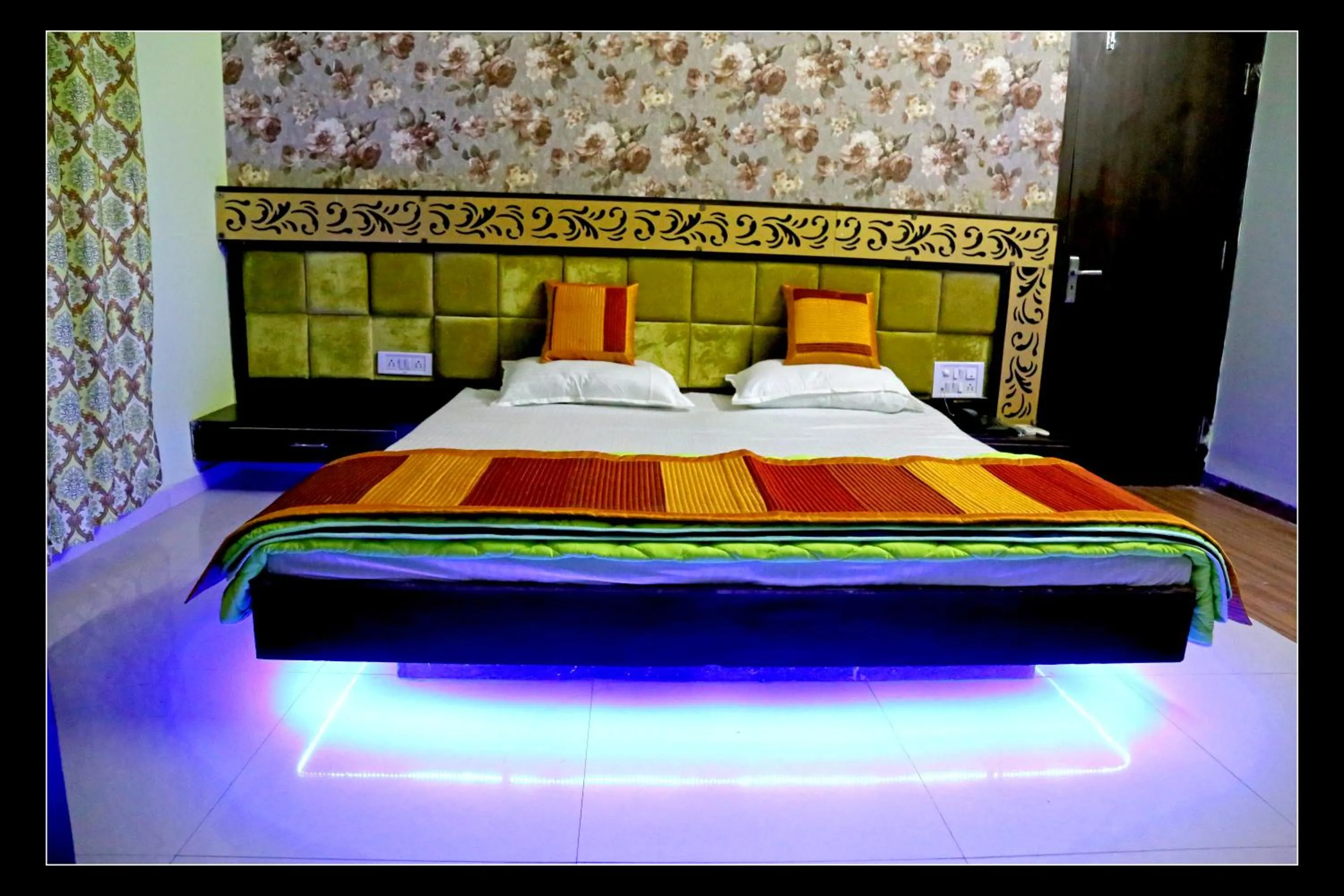 Bed in Hotel Shri Karni Vilas & SPA