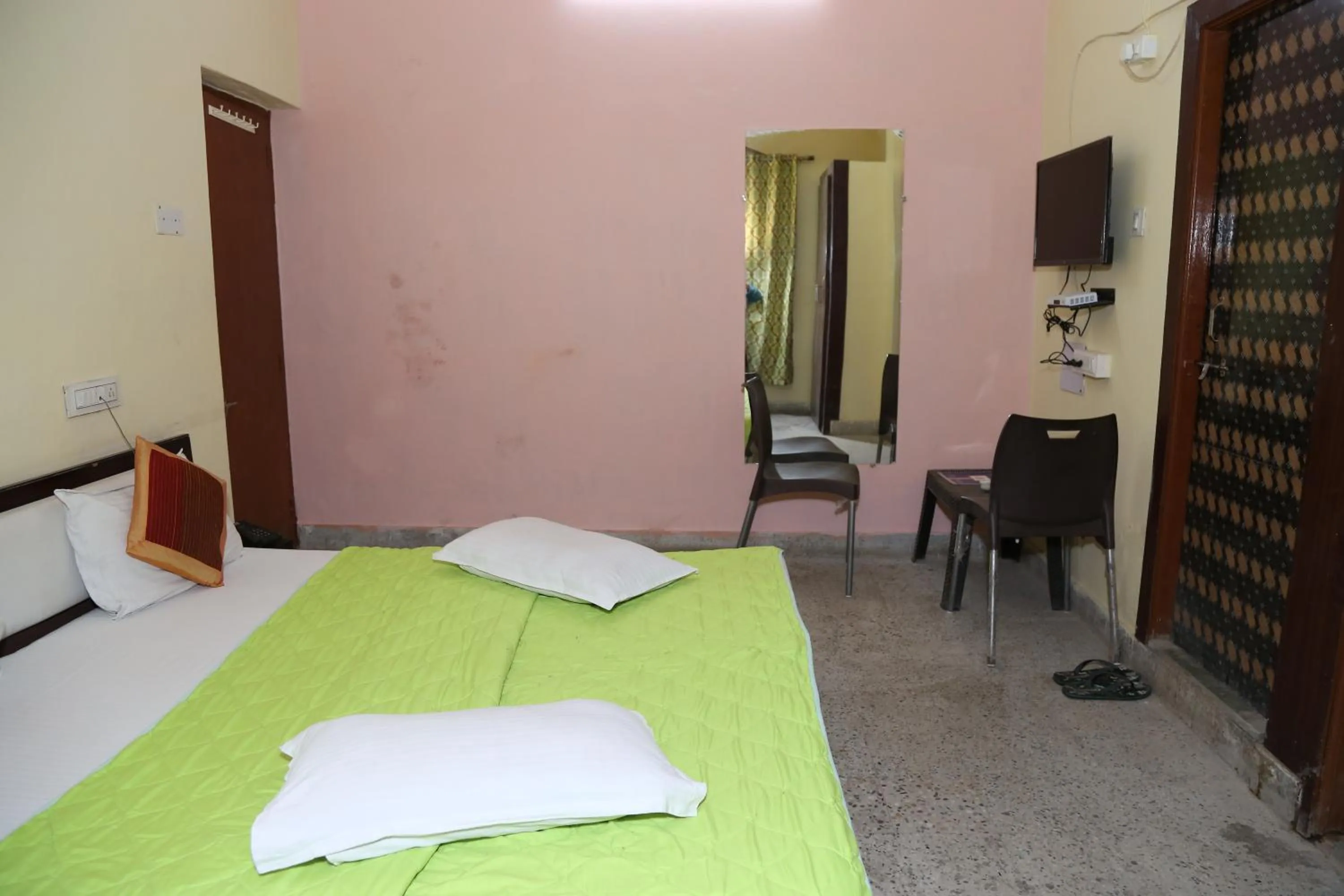 Bed in Hotel Shri Karni Vilas & SPA