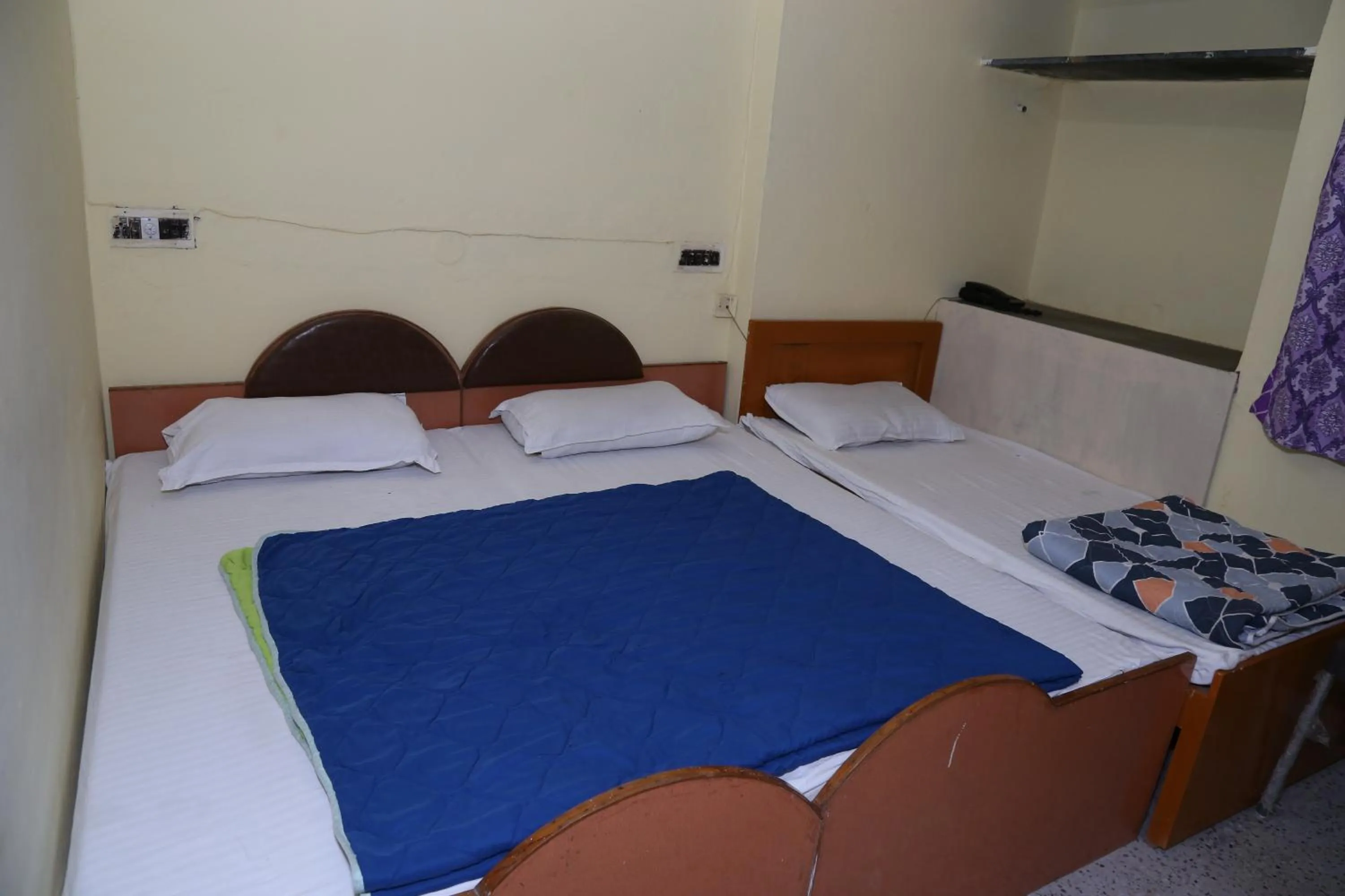 Bed in Hotel Shri Karni Vilas & SPA