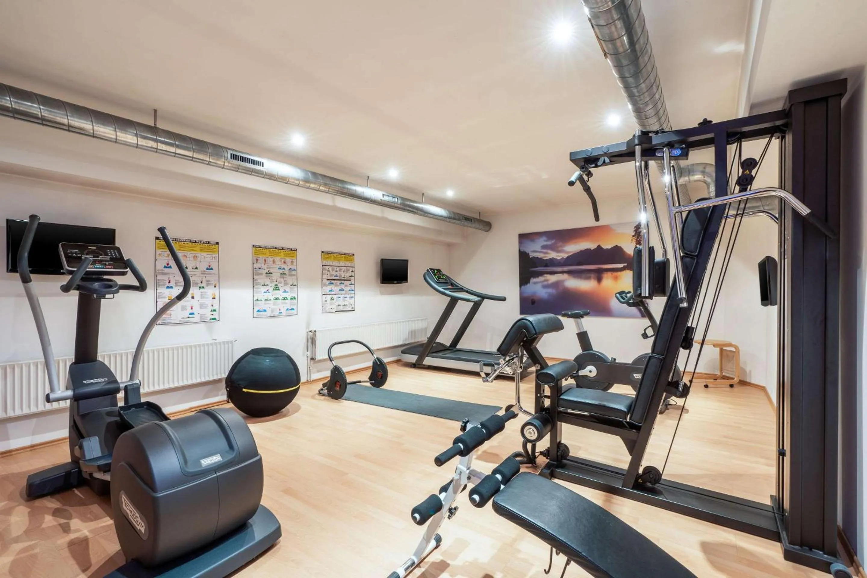Fitness centre/facilities in Comfort Hotel Atlantic Muenchen Sued