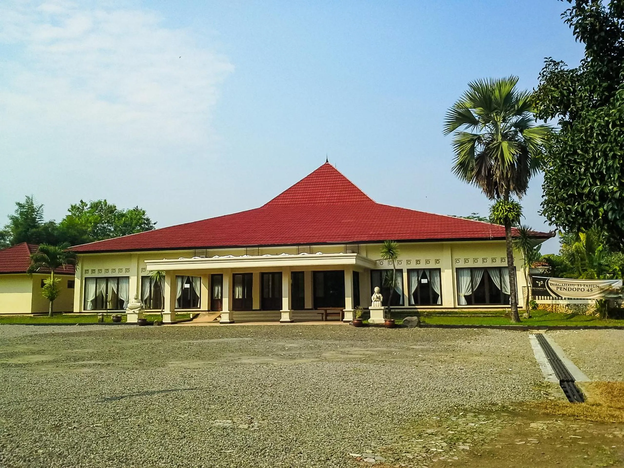 Area and facilities in Pendopo 45 Resort