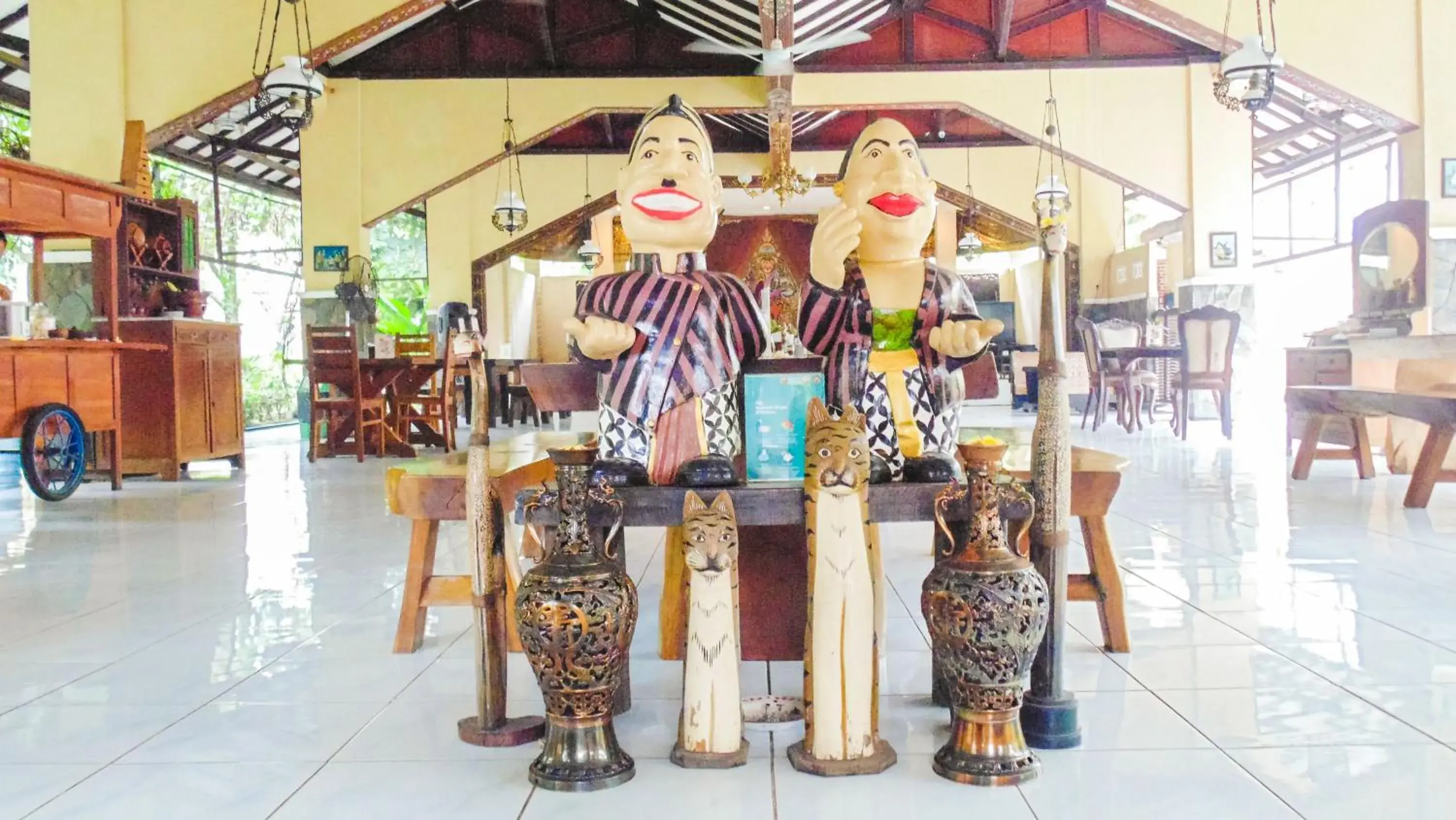 Restaurant/places to eat in Pendopo 45 Resort Restaurant/places to eat in Pendopo 45 Resort